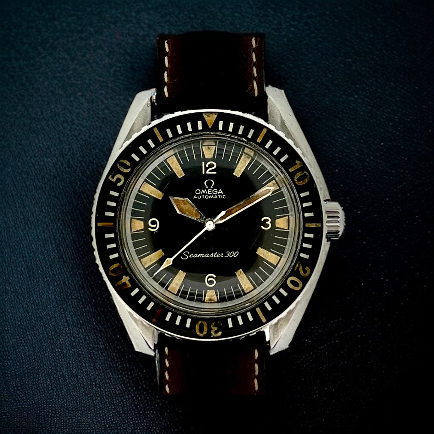 Omega Seamaster 300 Ref. 165.024 in Excellent Collector Condition, box & Archives Extract