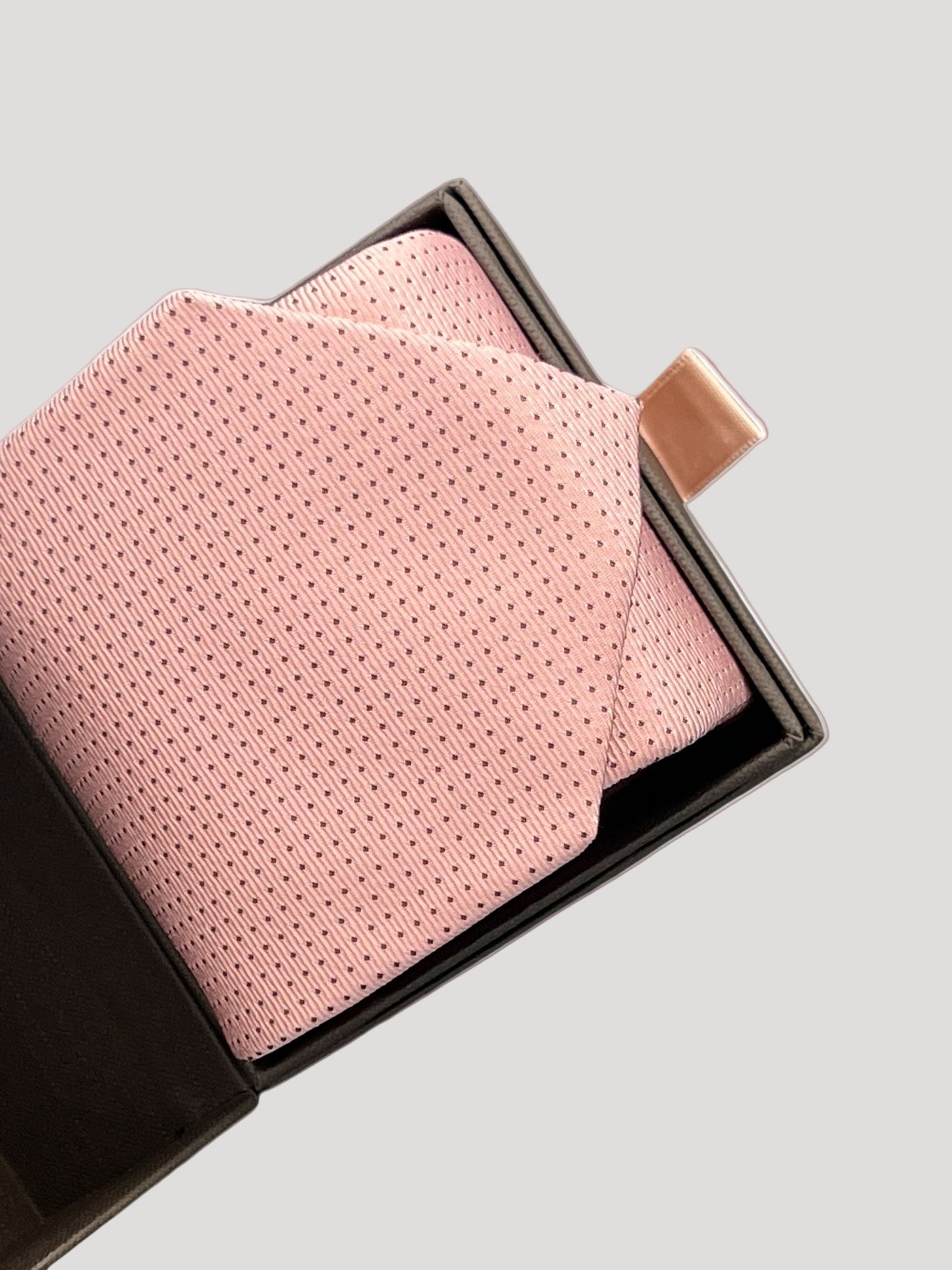 A fine Patek Philippe Tie in Light Rose Silk