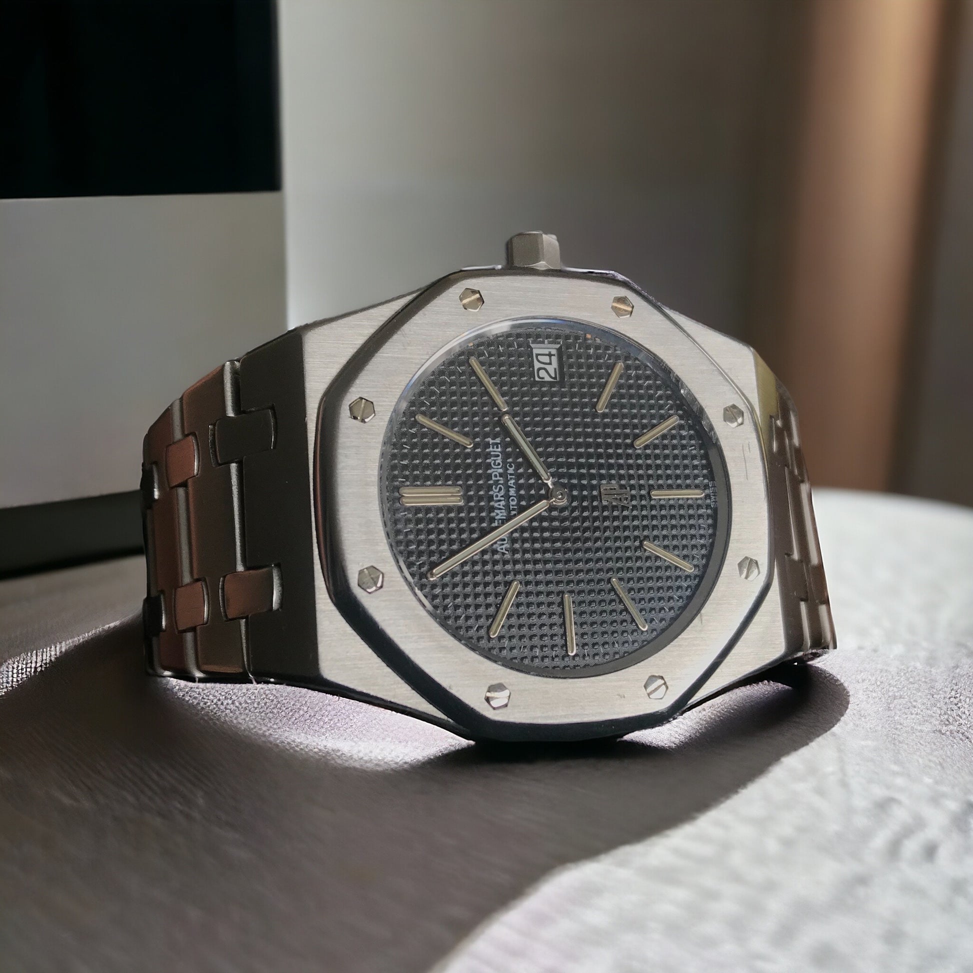 Audemars Piguet Royal Oak Jumbo 5402 Vintage A Series 1974 with Certificate, Audemars, 24Time, A Series, chrono24, Jumbo, luxury collector, timepiece, high end watch, sothebys, christies, audemars a series