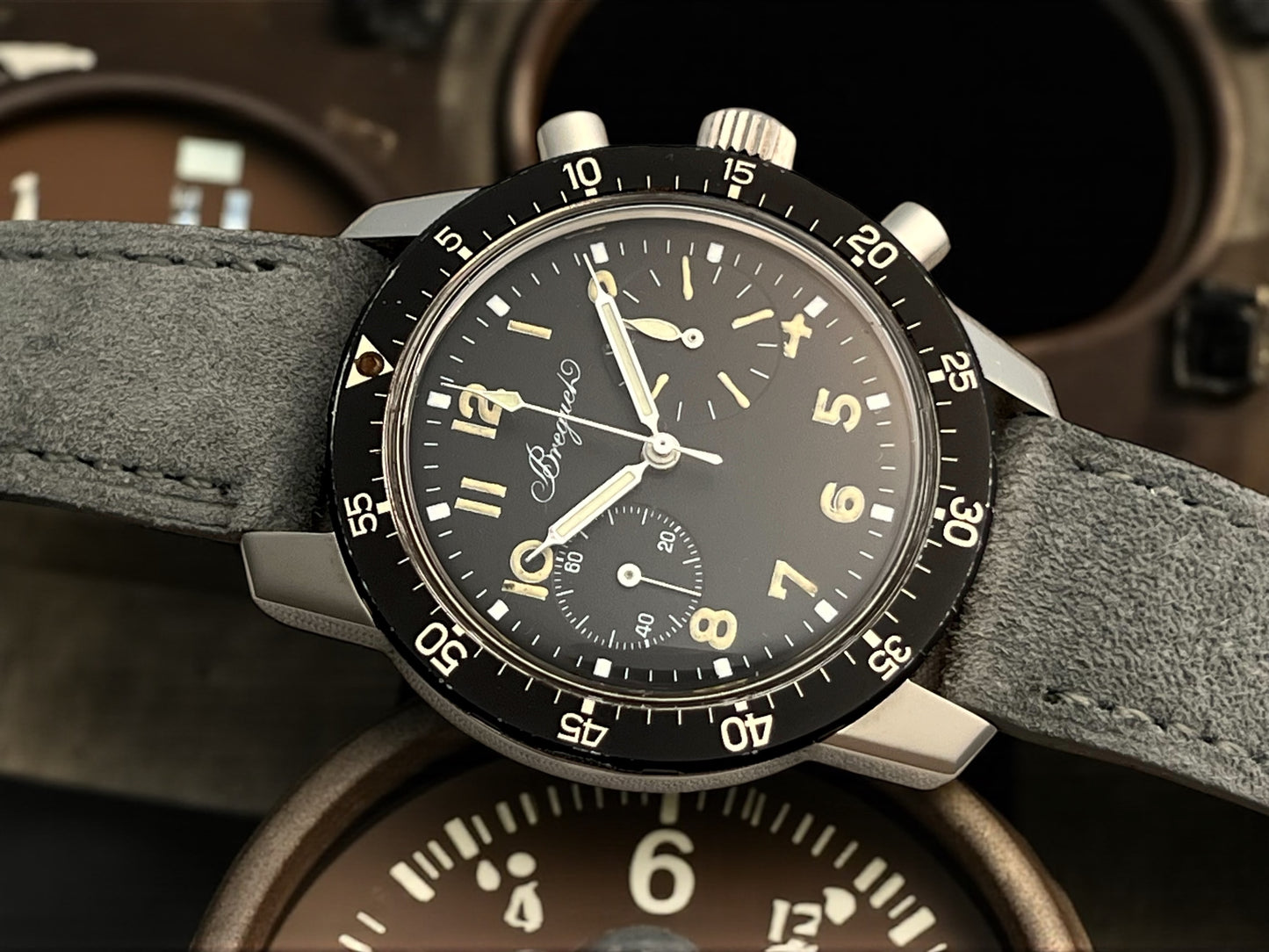 Breguet Vintage Type XX - XXI - XXII Chronograph ca 1978 Patina Dial & original hands Rare