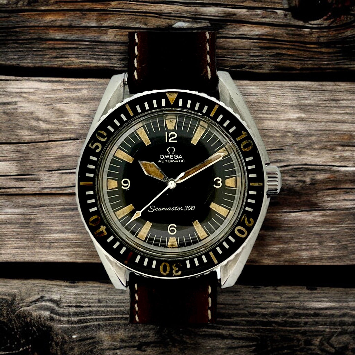 Omega Seamaster 300 Ref. 165.024 in Excellent Collector Condition, box & Archives Extract