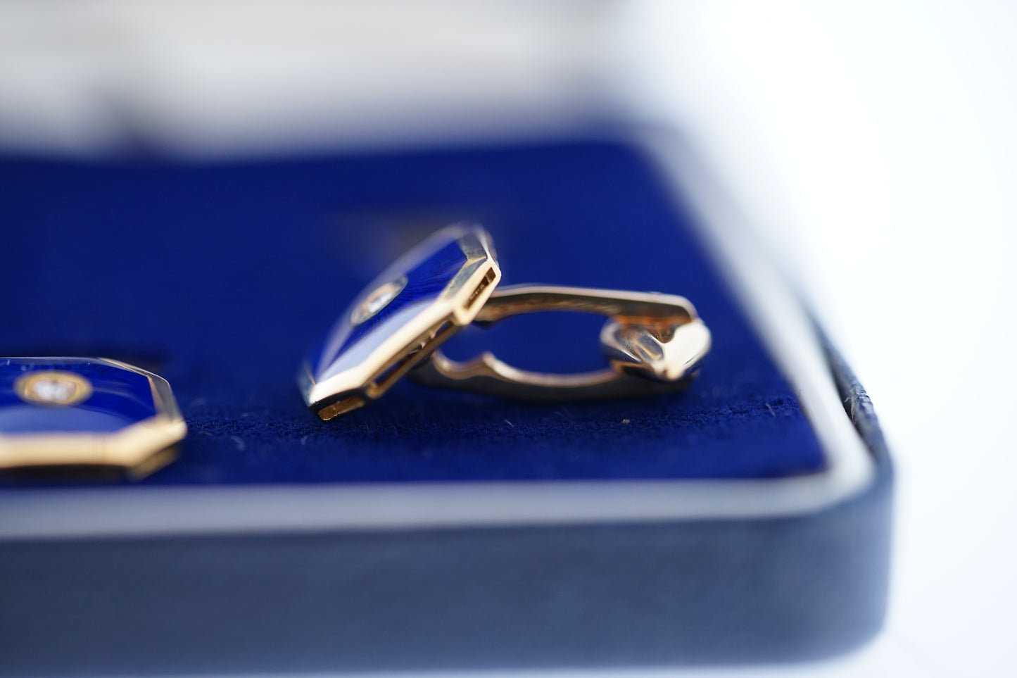 Fine Smalto Enameled 18K Gold & Diamond Cufflinks / Boutons manchettes /Manschettenknöpfe