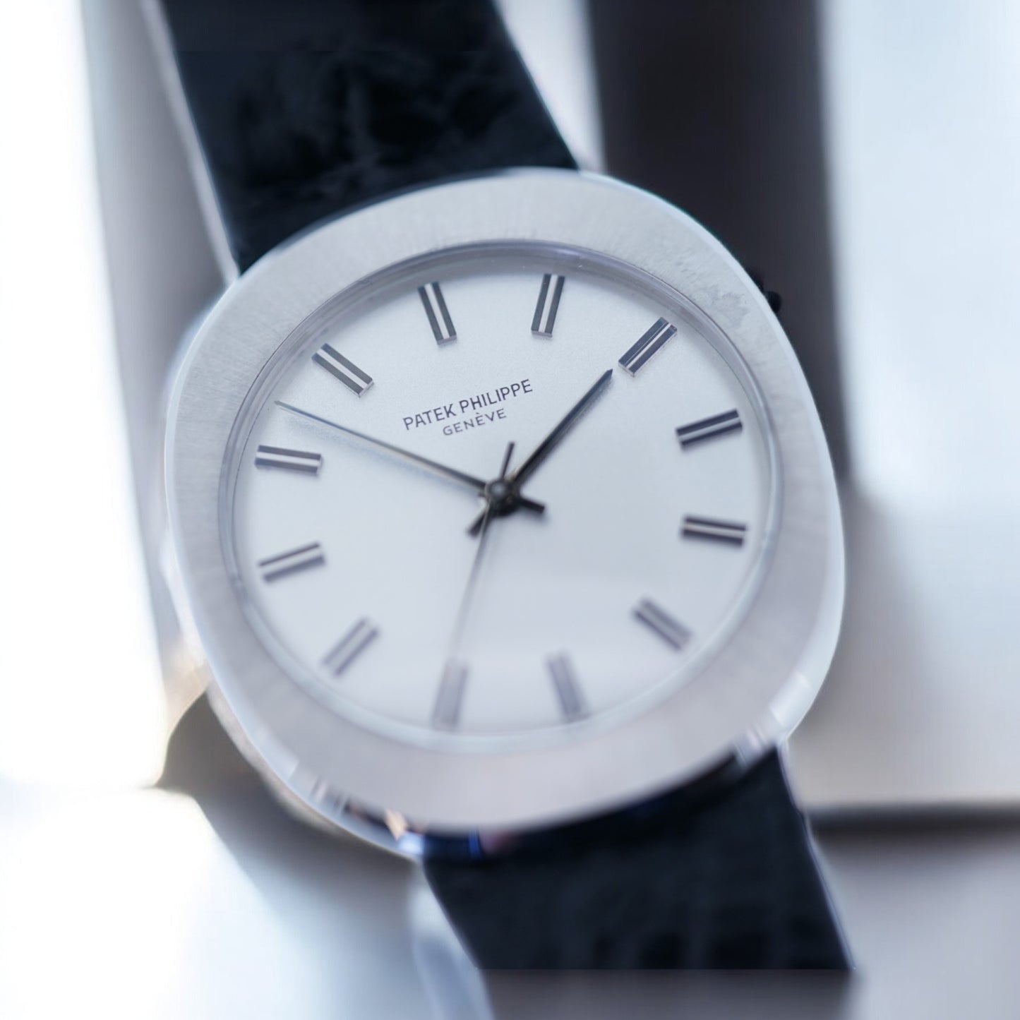 Patek Philippe Ref. 3580 “UFO” NOS Rare Collector'