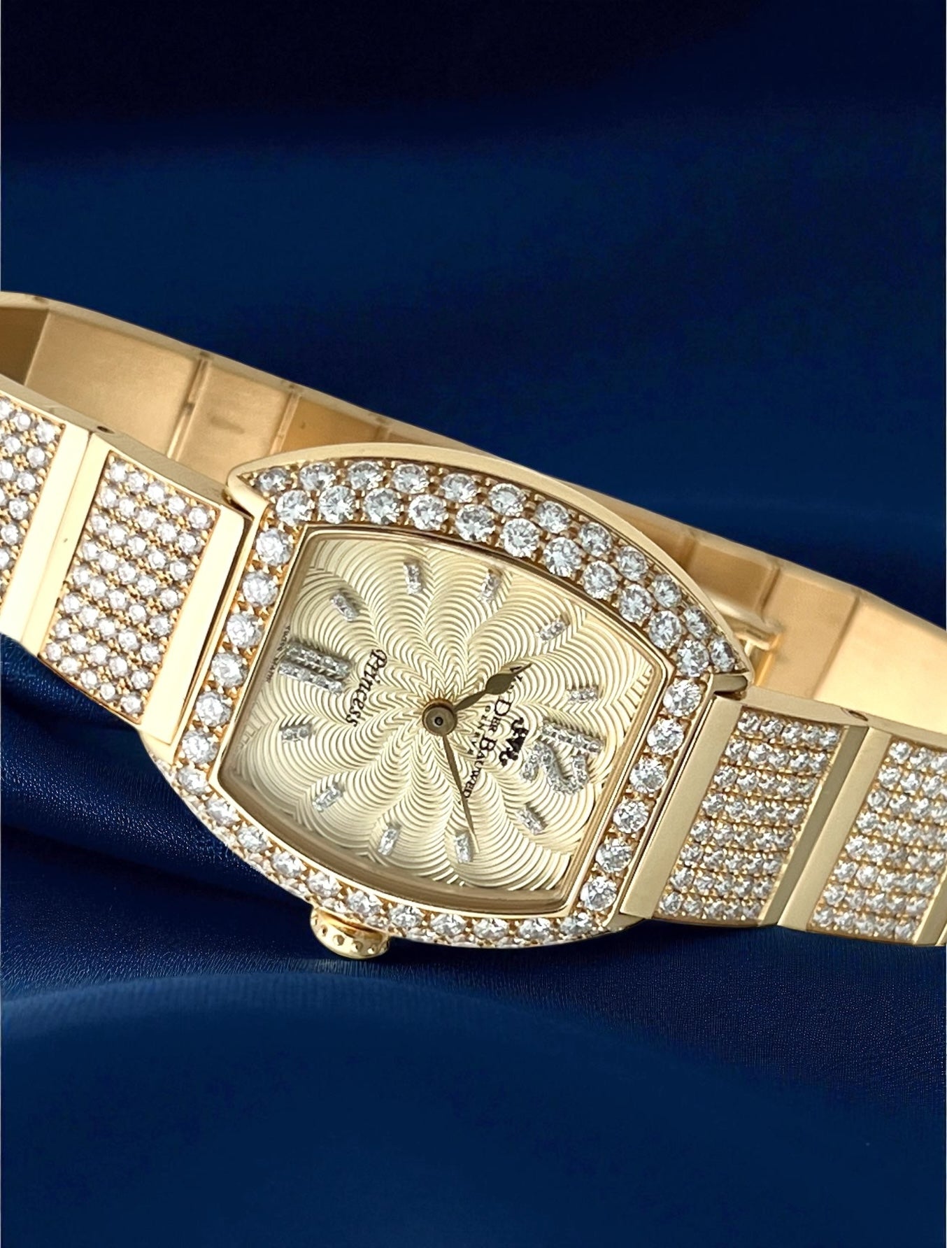 Fine & Rare Van Der Bauwede Genève 'Princess' 18k Gold full diamonds Automatic