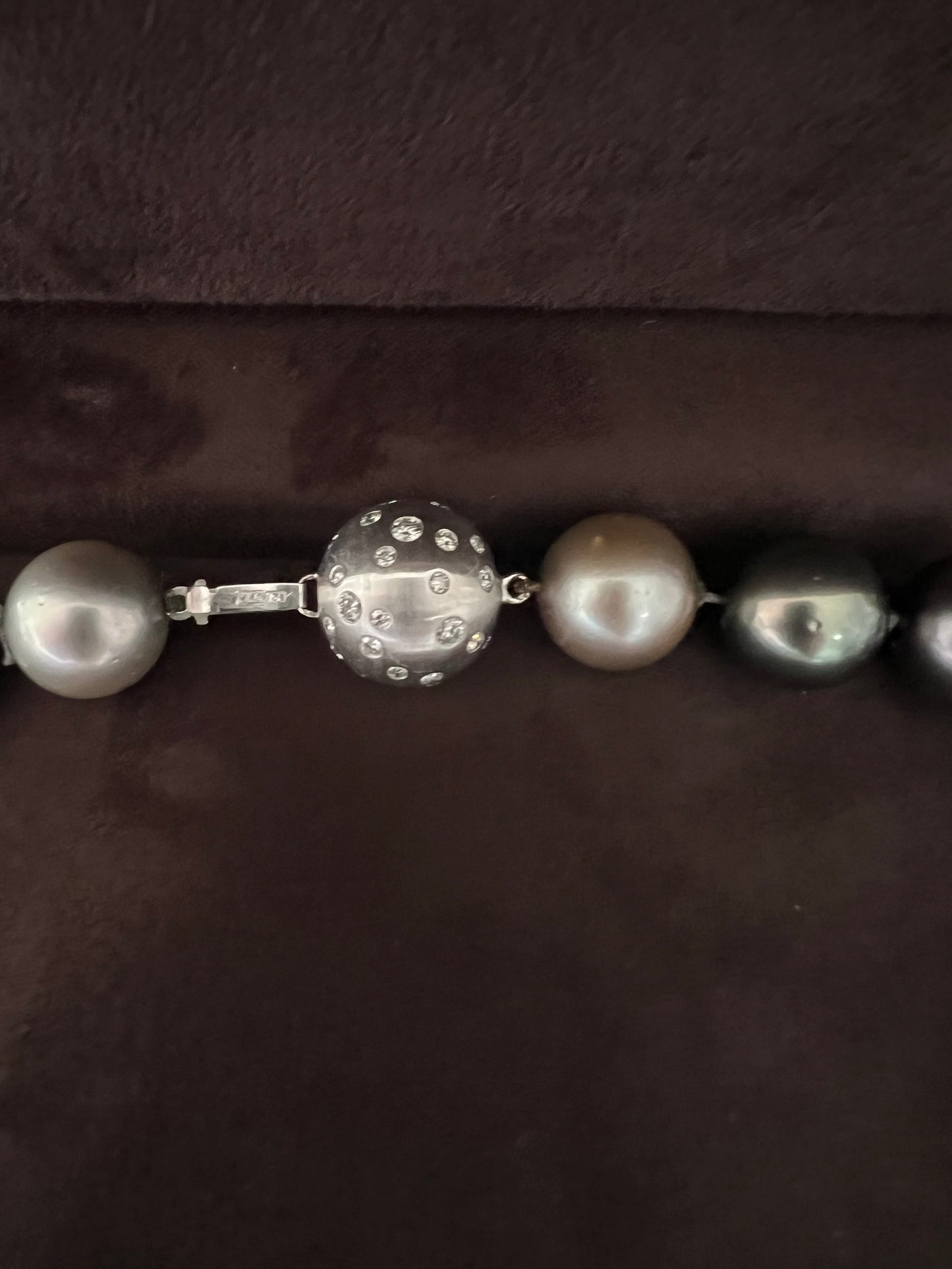 Set of Diamond & Grey cultivated Pearl Necklace Collier & Fitted Pearl Earrings