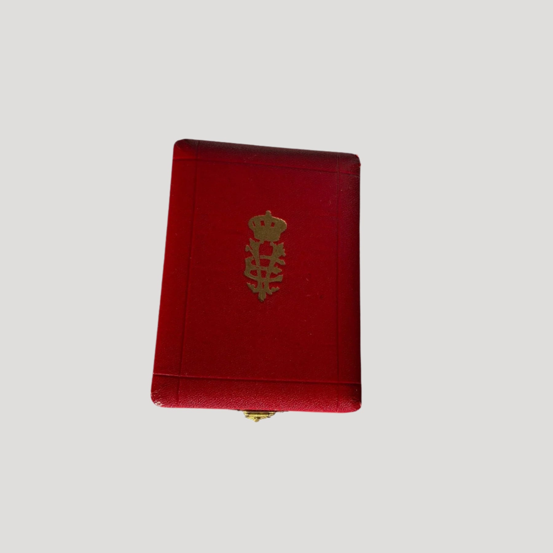 Historical Medal of the Order of the Crown of Italy, Kingdom in Gold, in its original box featuring the Royal House of Savoy sign