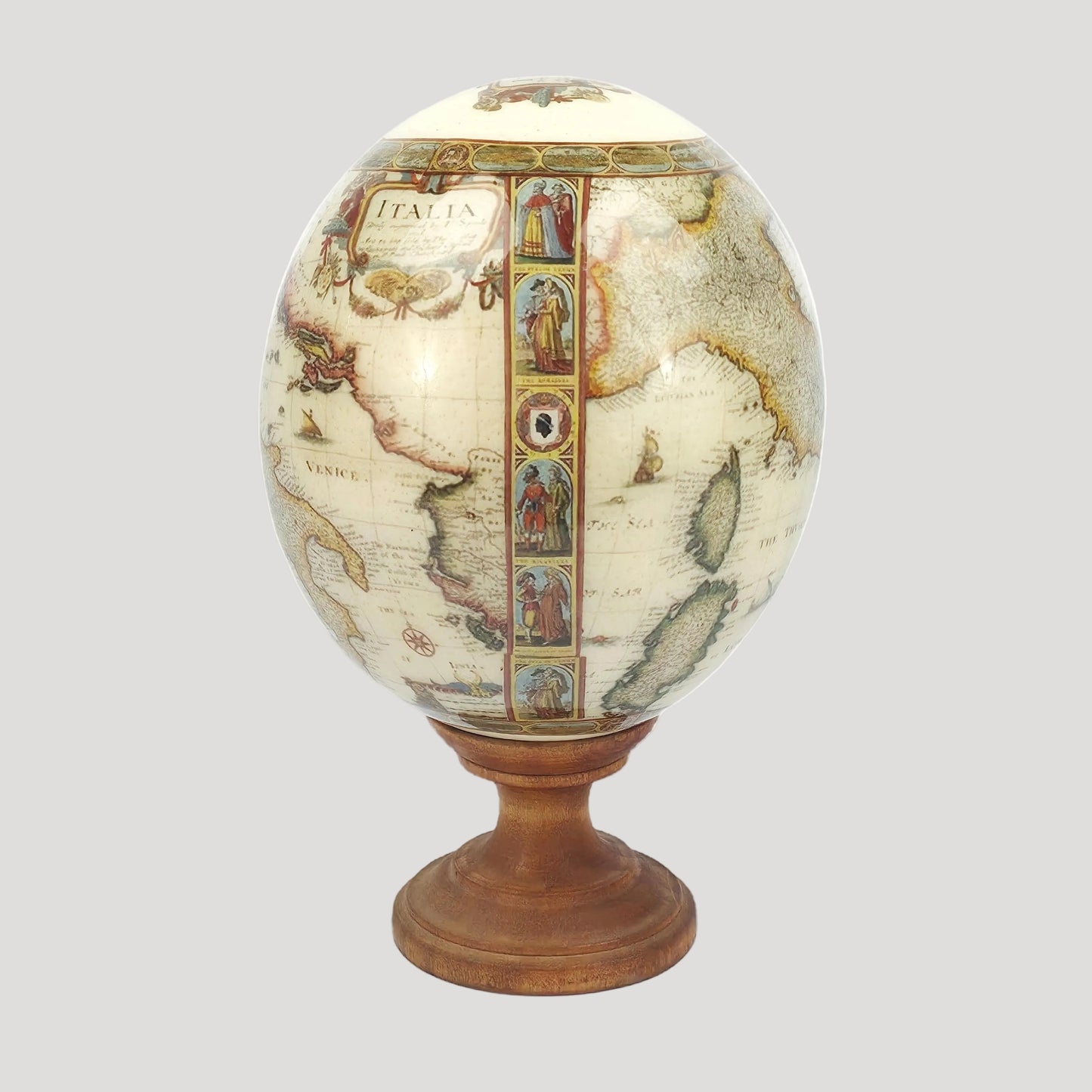 Oeuf D'Autruche map decor, Ostrich egg
