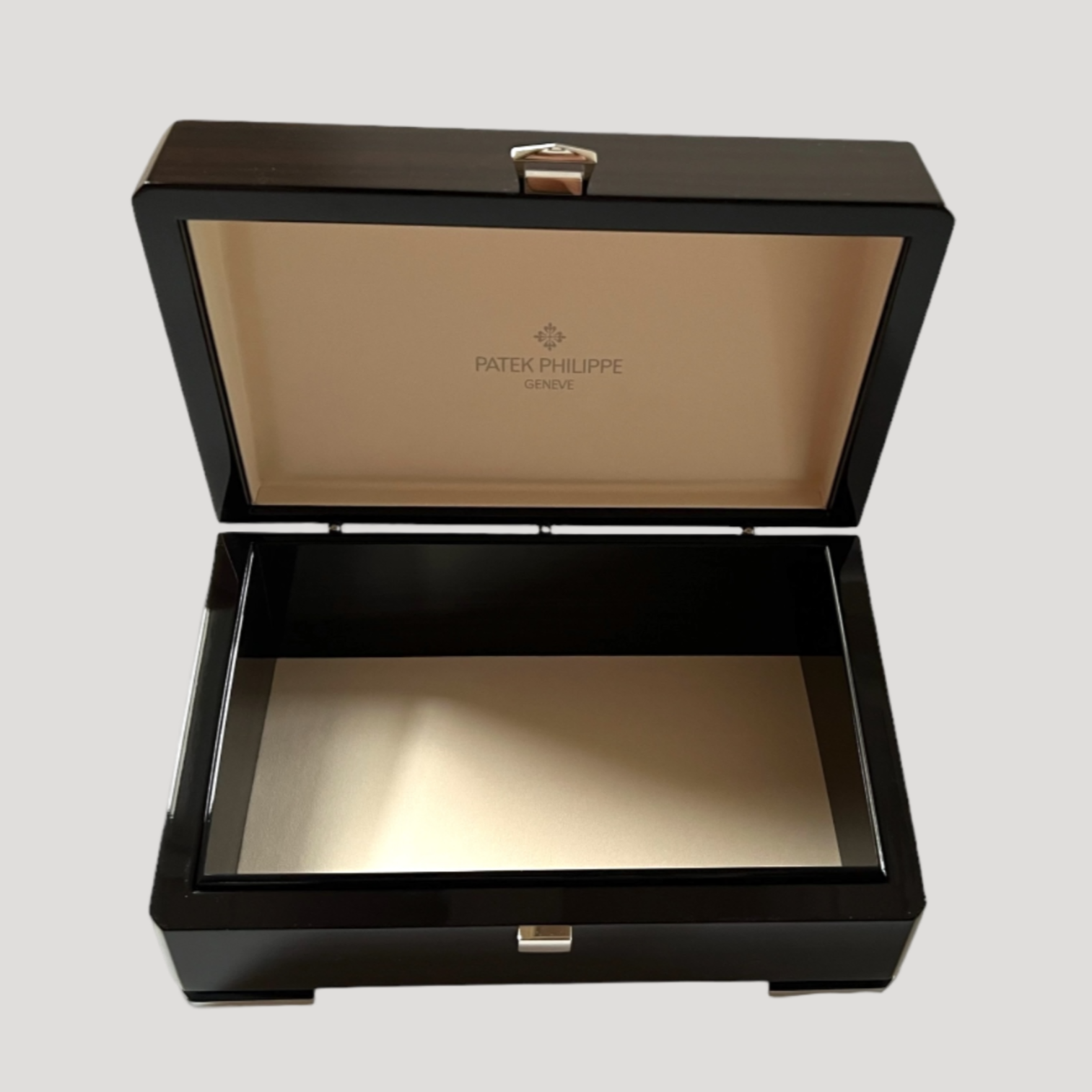 Patek Philippe New Rare Wooden Box/ Boîte/Schachtel / Scatola empty vide-poches, jewellery decorative