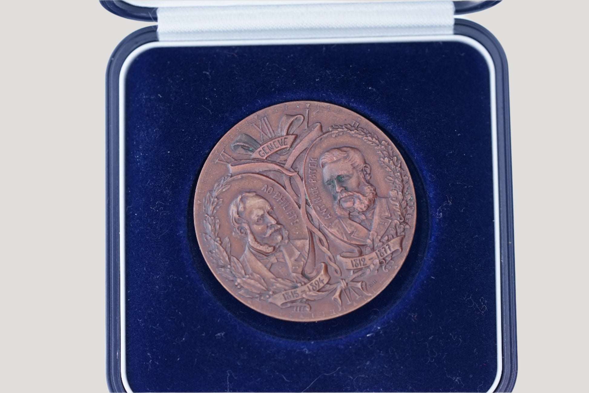 Patek Philippe Old Medal / Médaille Rare by Georges Hanz, dated 1901 with original box
