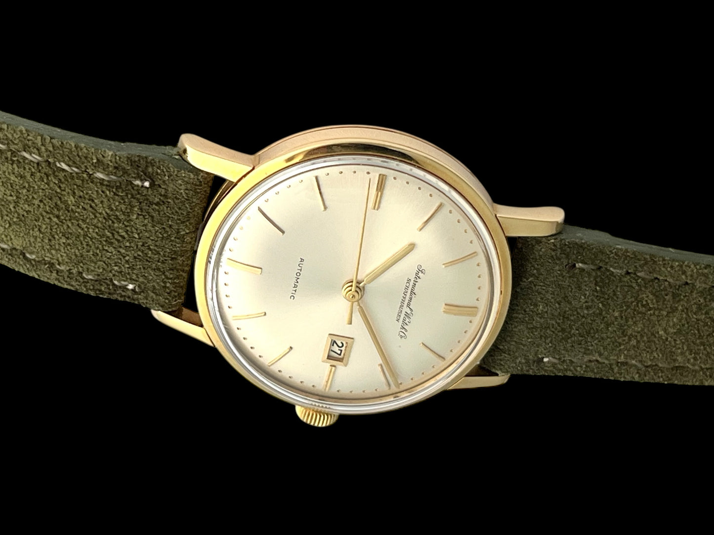 IWC Schaffhausen Vintage Automatic — 18K Yellow Gold Mint'
