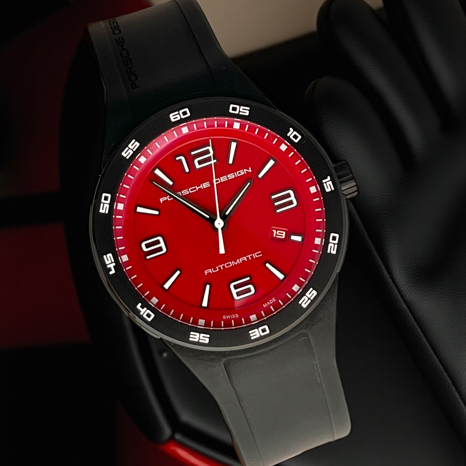 Porsche Design P’6000 – “Racing Red” Full-Set Automatic