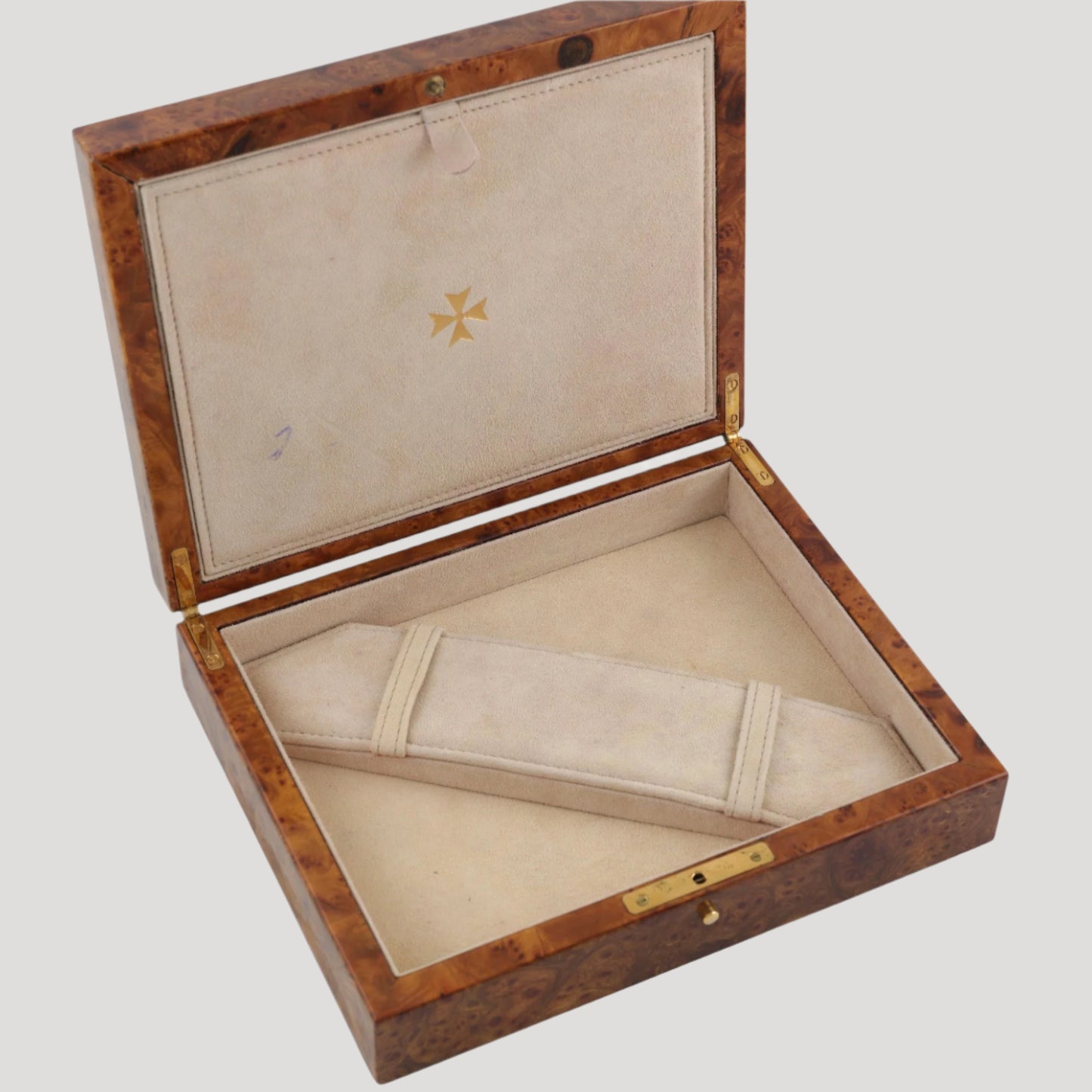 Vacheron Constantin Fine Walnut Wooden Box/ Boite/Schachtel/ Scatola with outer protective box
