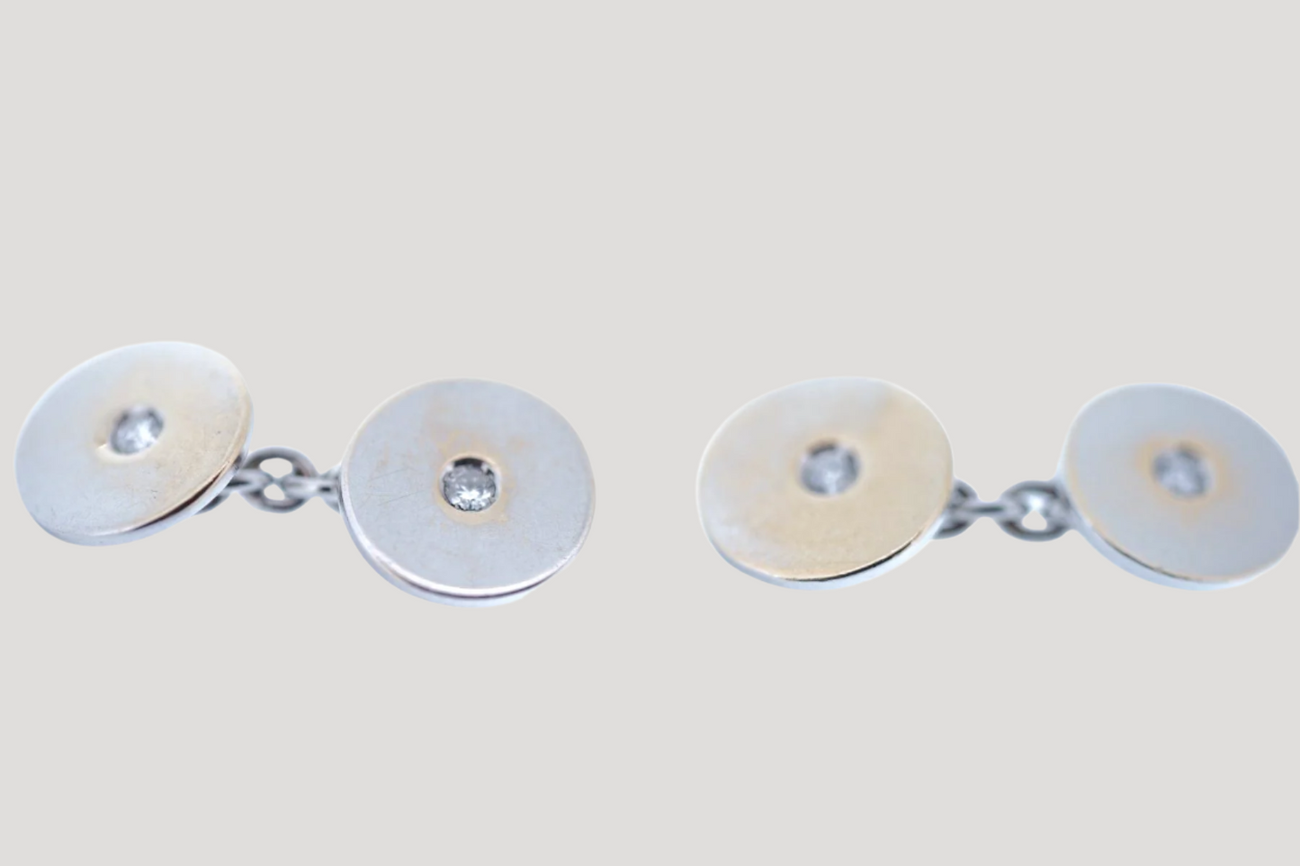 A fine set of Cufflinks 18K White Gold with diamond