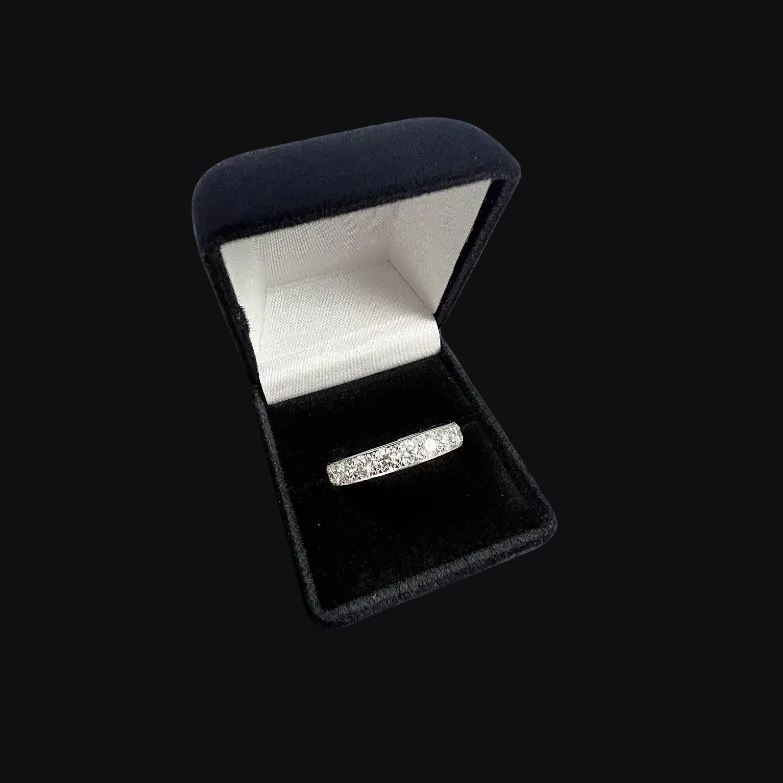 18k White Gold Alliance Ring 1.80 k 12 diamonds
