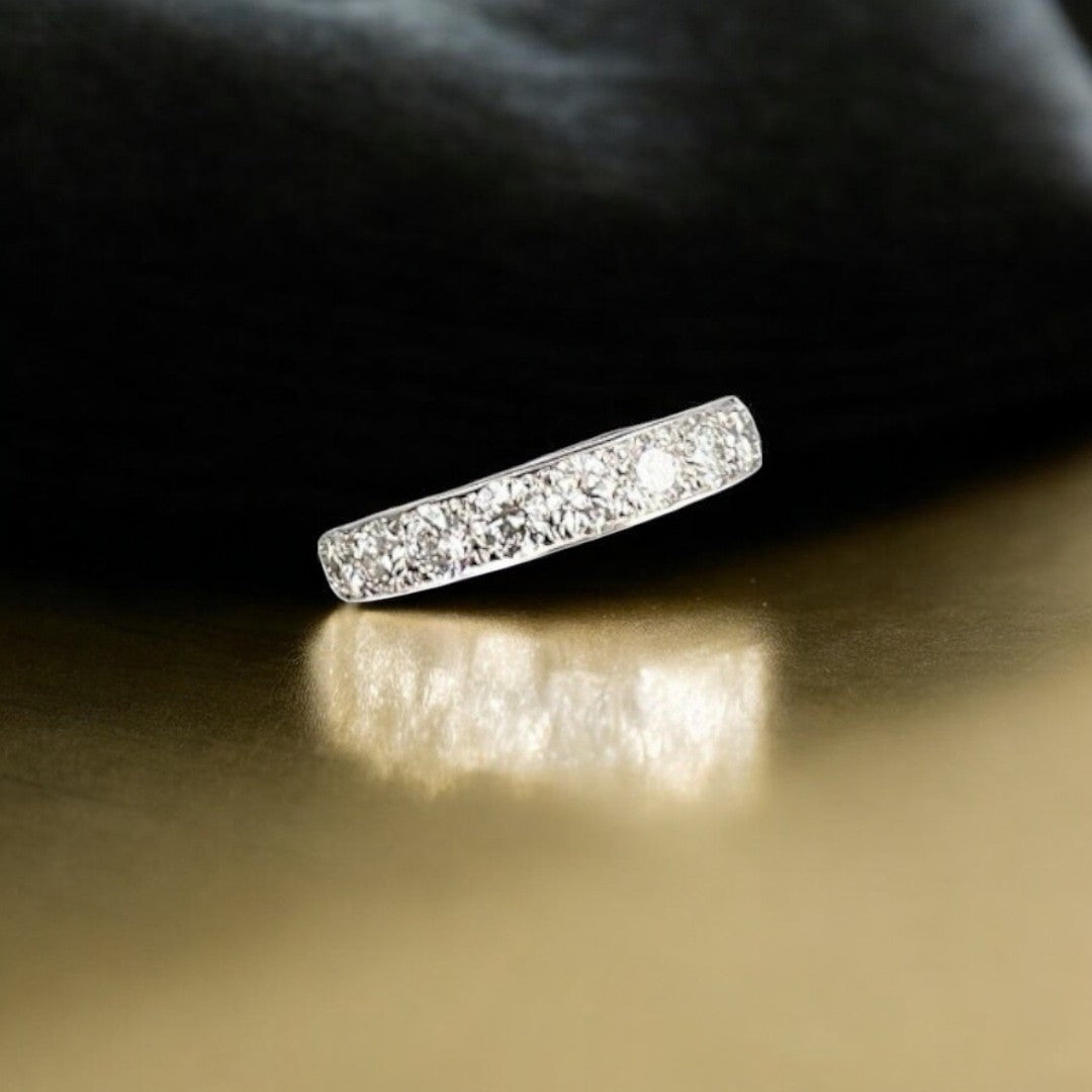 18k White Gold Alliance Ring 1.80 k 12 diamonds