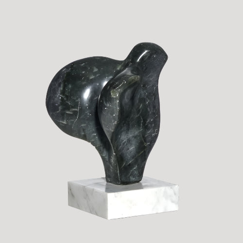 ⸻
Bonjour,
Merci pour votre retour.
De notre côté, nous pourrions faire une offre avec la rare Omega Speedmaster Apollo 17 cadran bleu, neuve (valeur CHF 13’500.–), plus CHF 10’000.– en espèces.
Cela pourrait être envisageable, car nous allons recevoir une autre pièce prochainement, donc cela nous arrangerait également.
Cordialement,
Alexandre