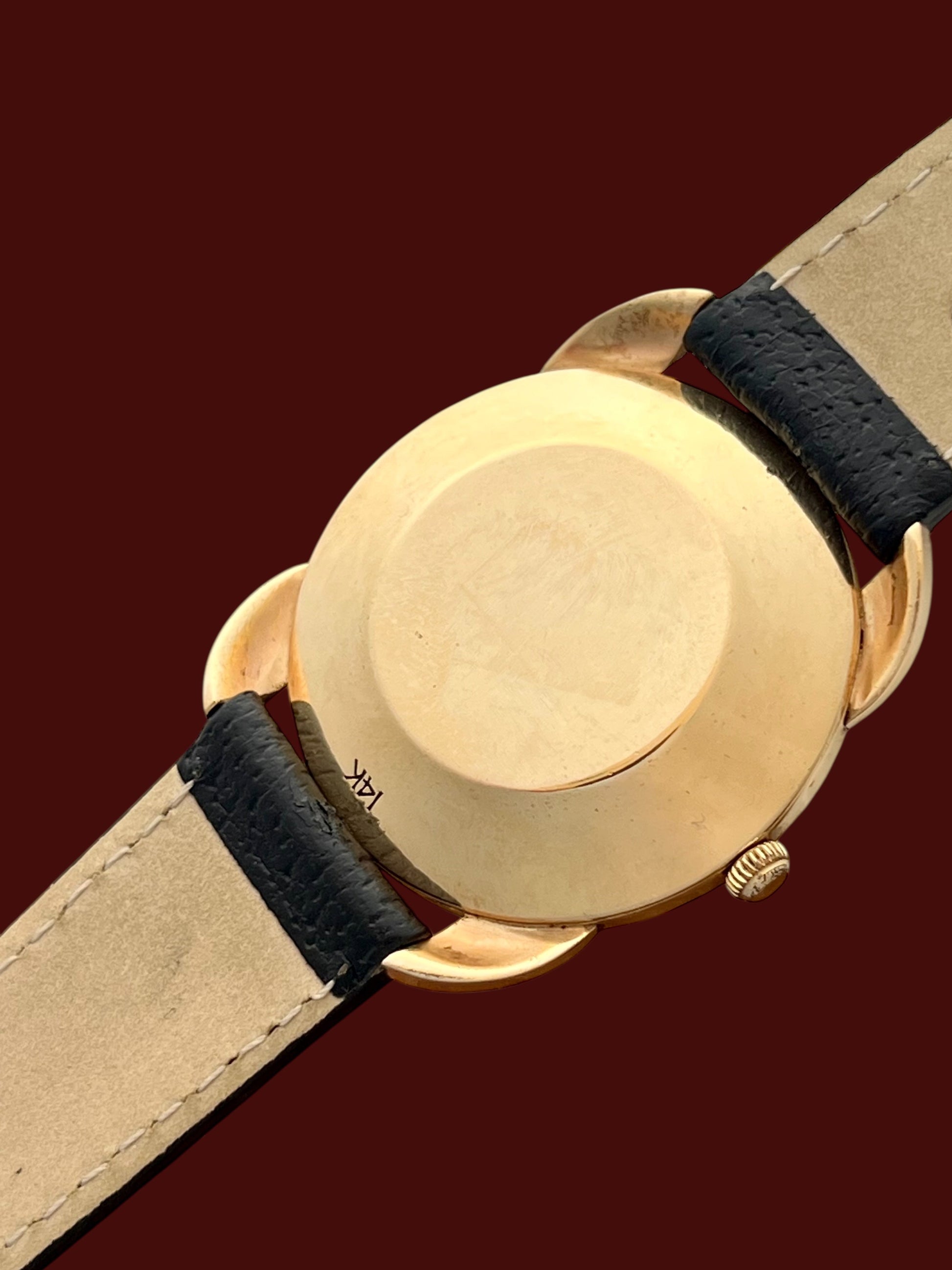 fine and rare vintage Jaeger-LeCoultre Rose Gold Fancy Lugs Power Reserve Vintage 1960' with Archive Extract, in excellent condition