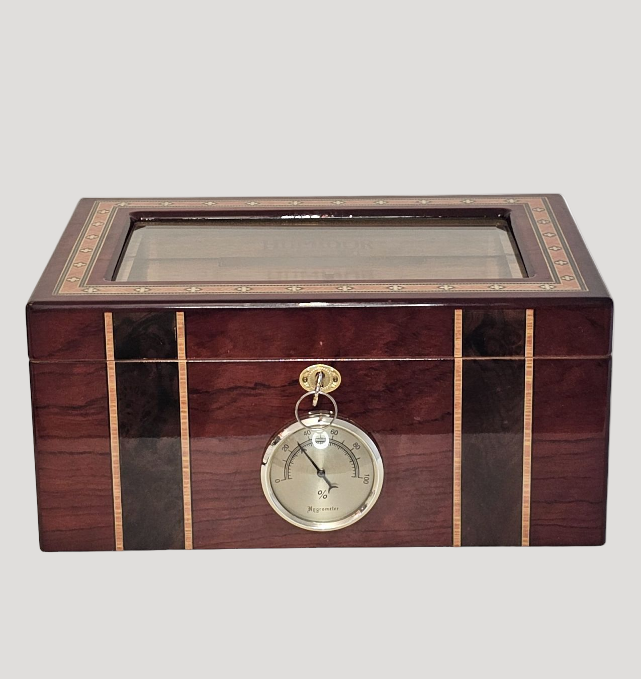 Beautiful Humidor Supreme noble wooden cigar box