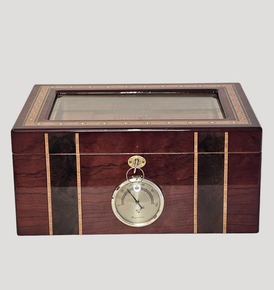 Beautiful Humidor Supreme noble wooden cigar box