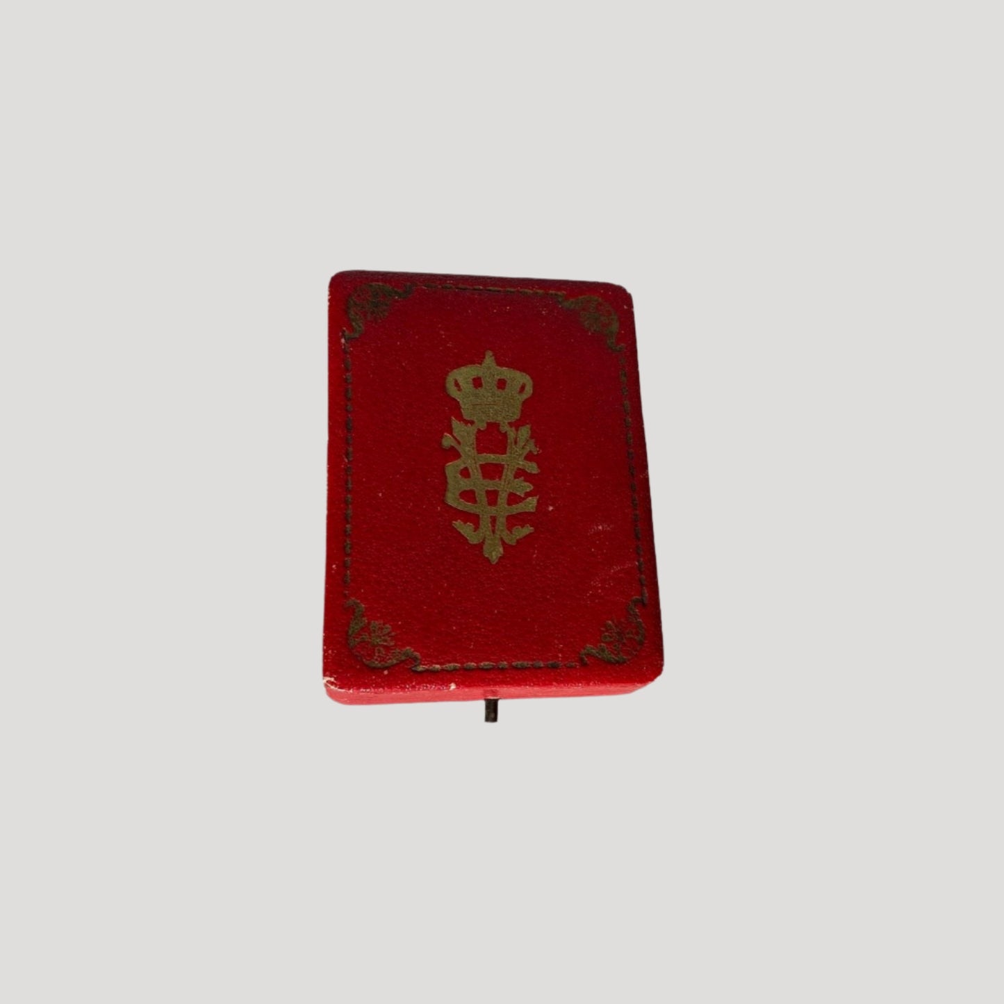 istorical Medal of the Order of the Crown of Italy, Kingdom in Gold, in its original box featuring the Royal House of Savoy sign
