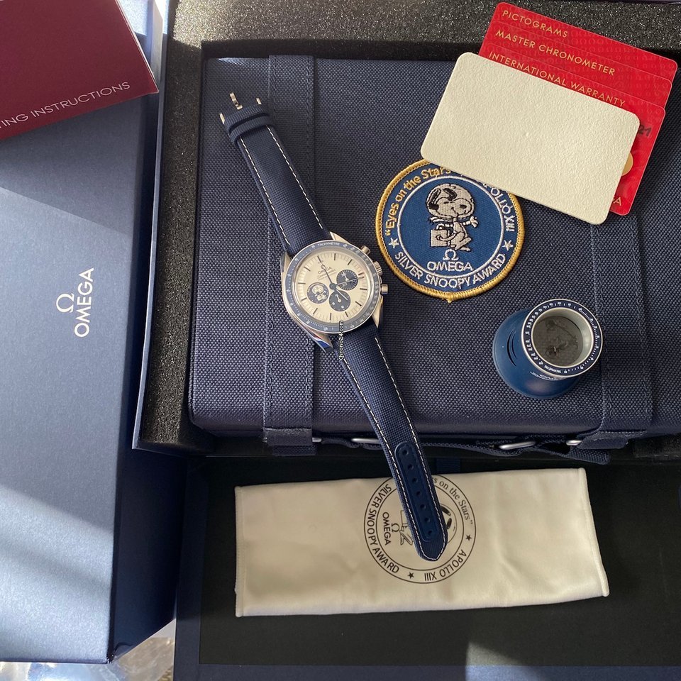 OMEGA Speedmaster 'Snoopy' 310.32.42.50.02.001 NEW