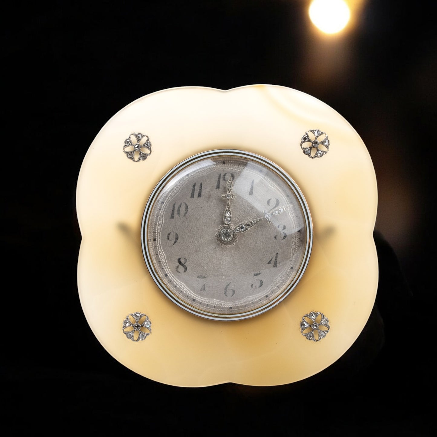 24time_Cartier_Art_D_co_agate_and_silver_table_clock_horloge_tischuhr_set_with_diamonds_1920