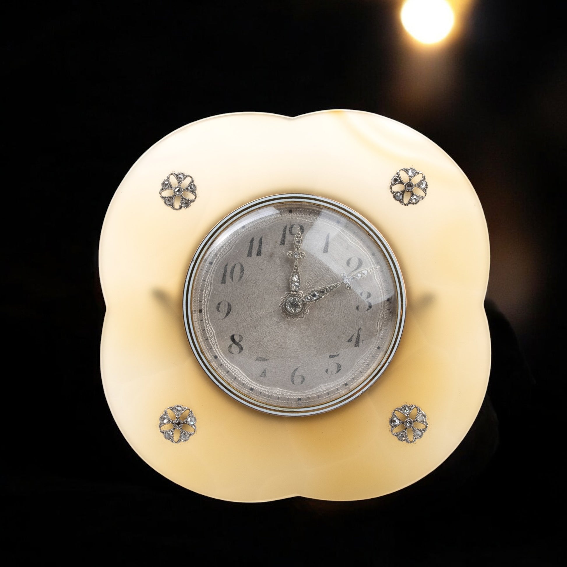24time_Cartier_Art_D_co_agate_and_silver_table_clock_horloge_tischuhr_set_with_diamonds_1920