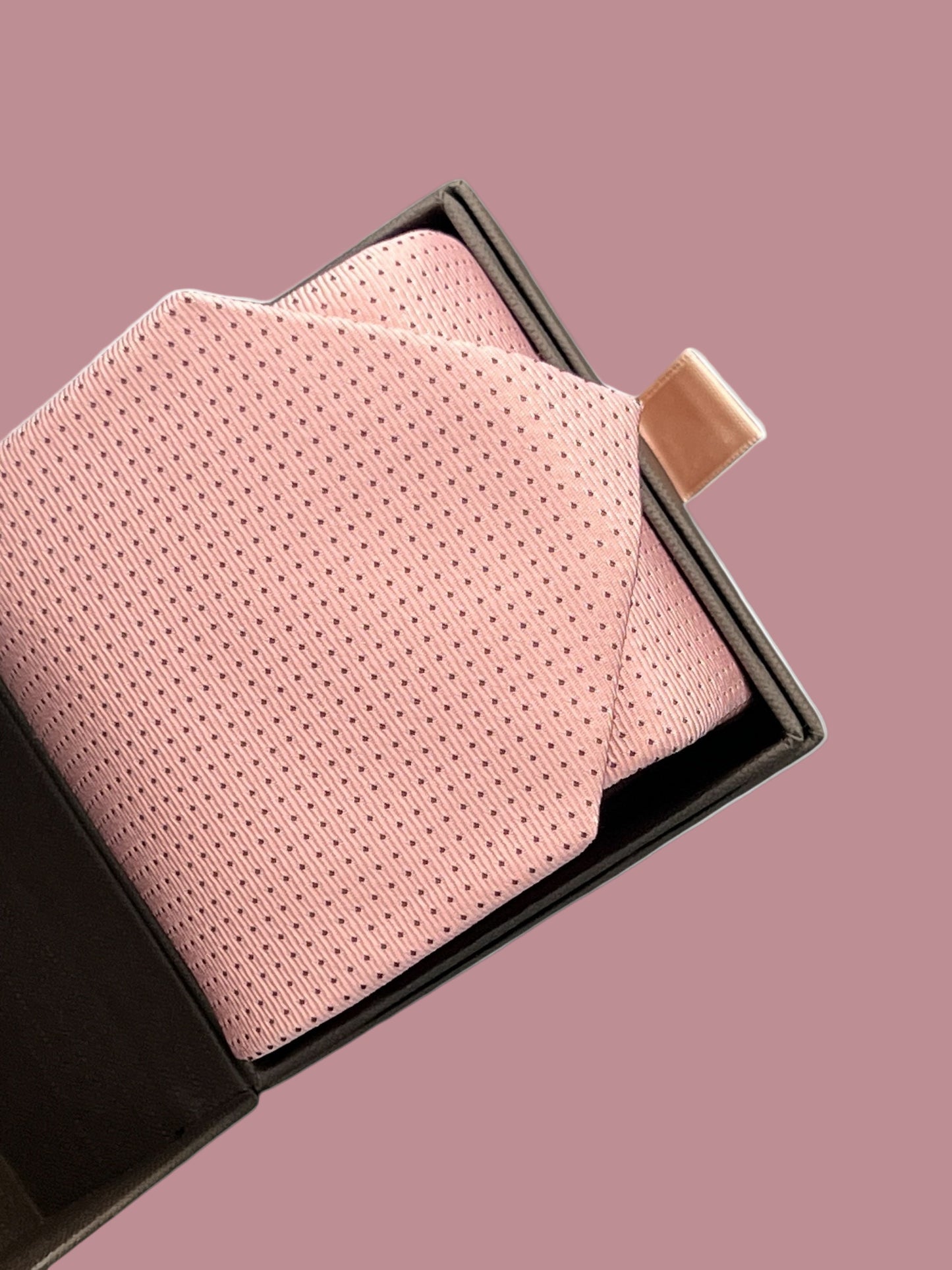 A fine Patek Philippe Tie in Light Rose Silk