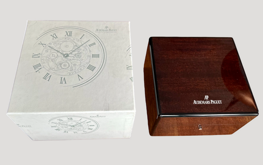 Audemars Piguet Royal Oak Vintage Woden Mahogany Box / Boîte / Schachtel/ Scatola in its outer box