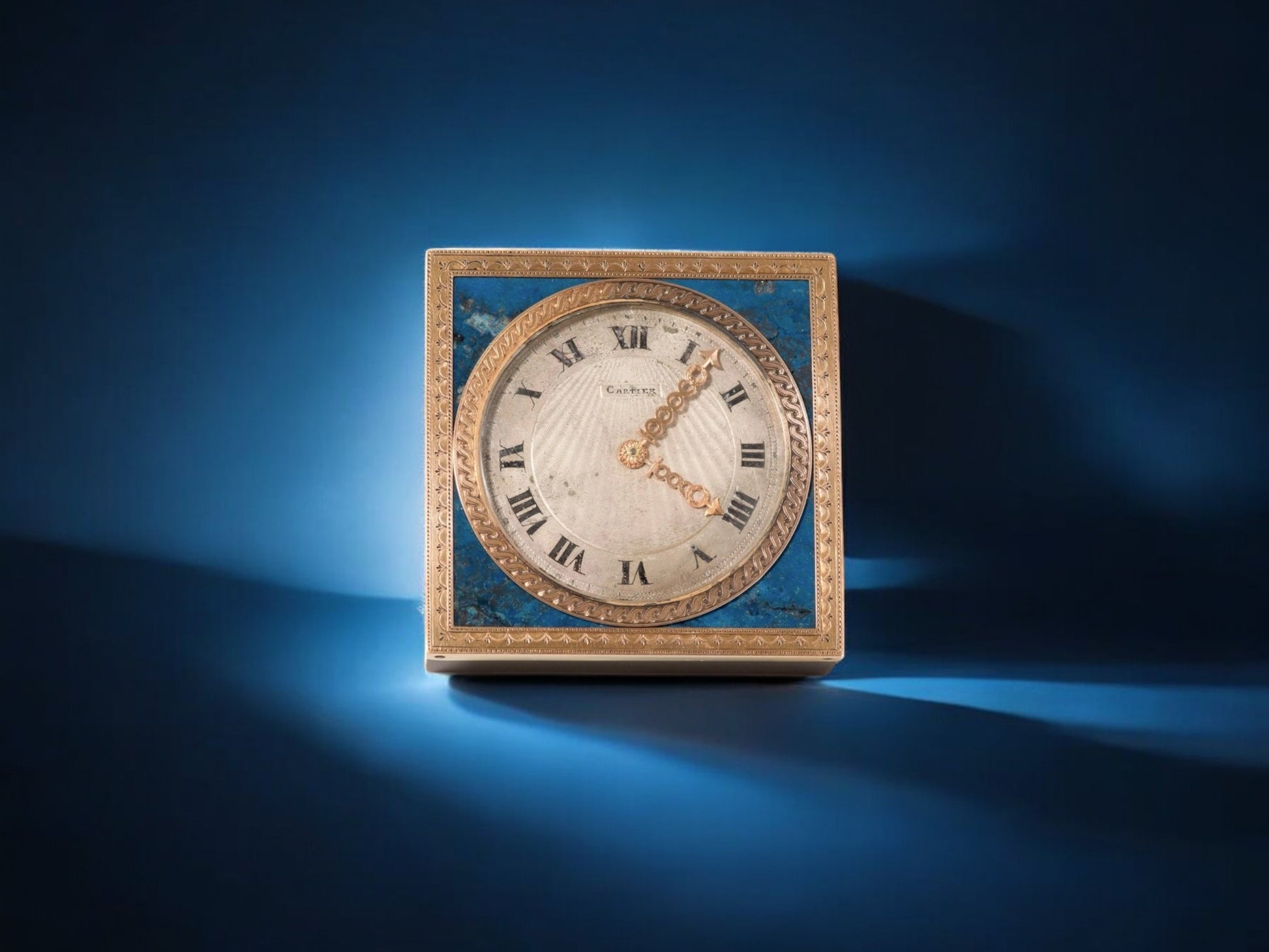 Cartier Art Deco 18 k Red Gold & Bakelite Table Clock Pendulette / Tischuhr ca 1920' One of One, Phillips auction