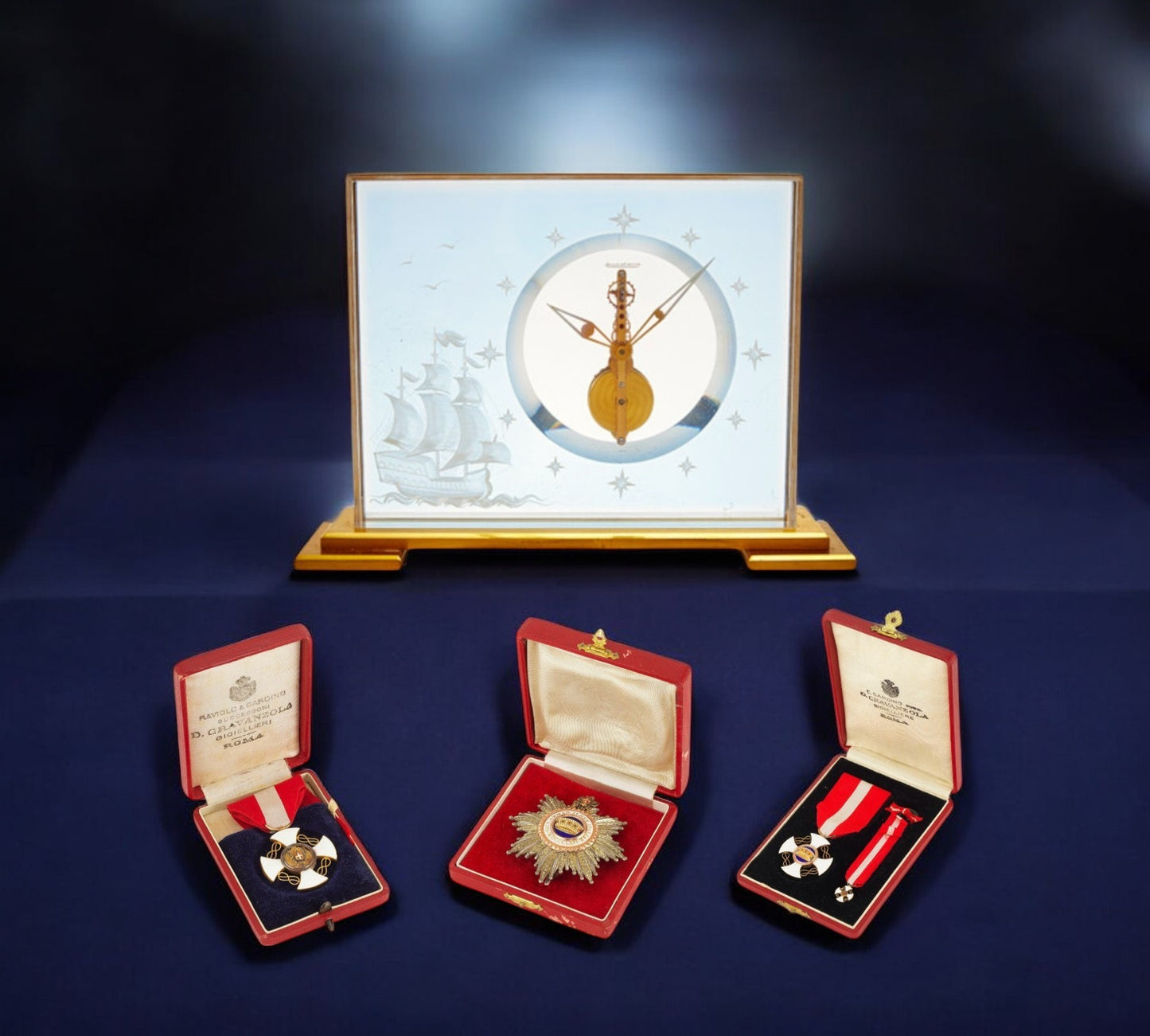 Collection Prince and Princess of Savoy 8 Days Jaeger-LeCoultre Table Clock / Pendulette & 3 Royal gold medals Rare