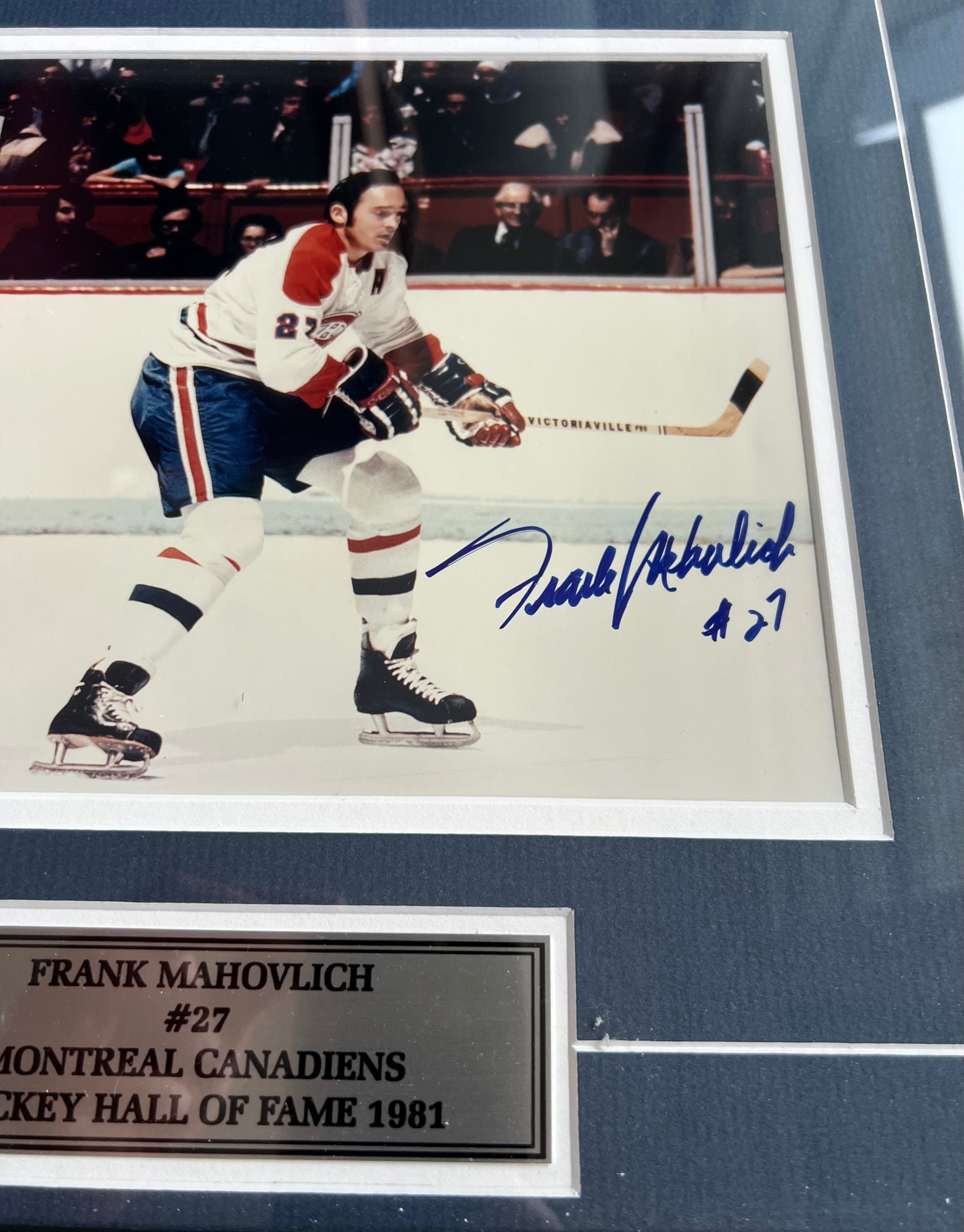 Frank MAHOVLICH. Montreal Canadiens. Hockey Hall of Fame 1981. Autographed photograph ,Certificate of authenticity and hologram
