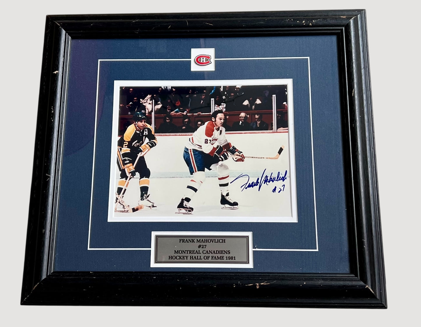 Frank MAHOVLICH. Montreal Canadiens. Hockey Hall of Fame 1981. Autographed photograph ,Certificate of authenticity and hologram