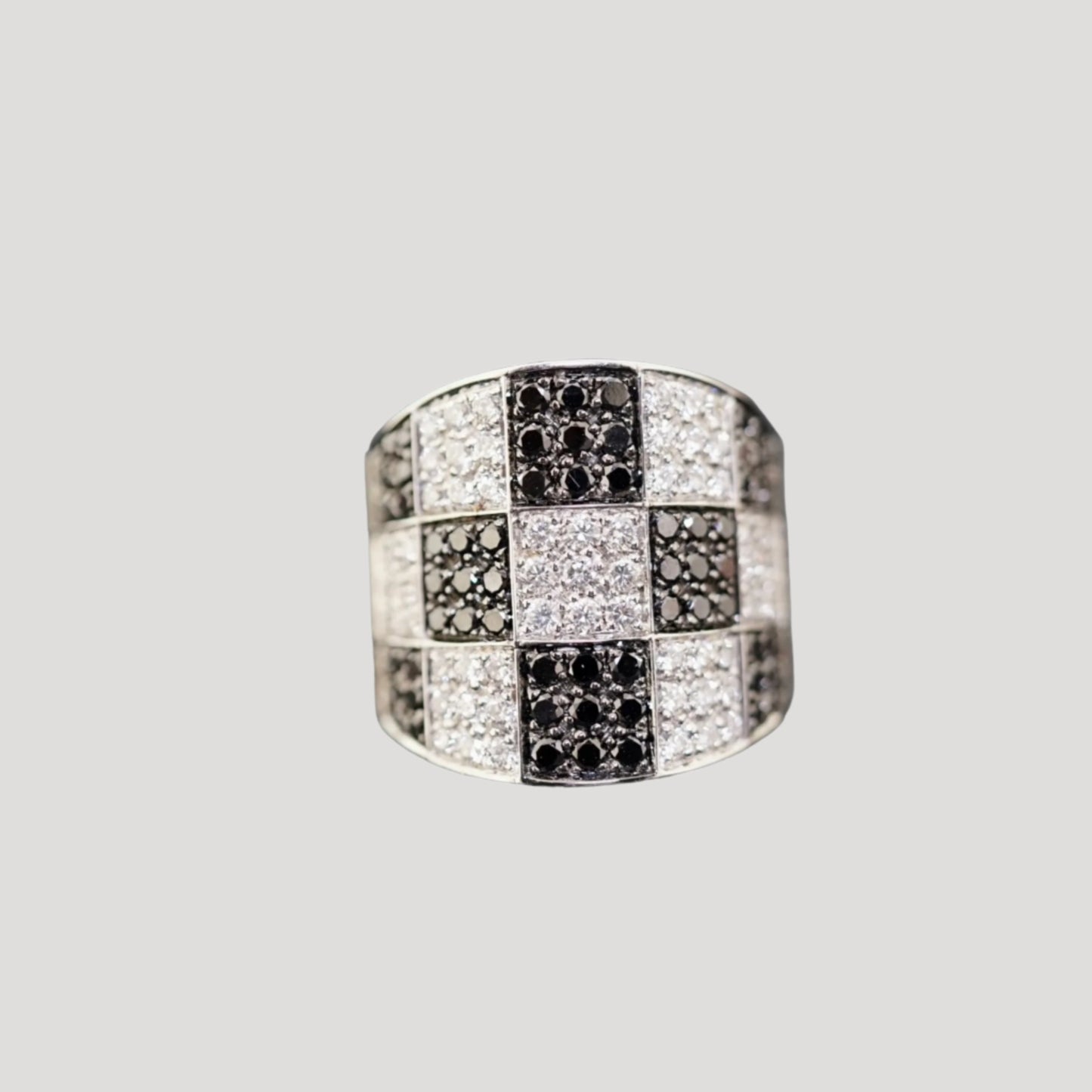Gianni Bulgari Enigma 142 Black & White Diamonds Fine Ring