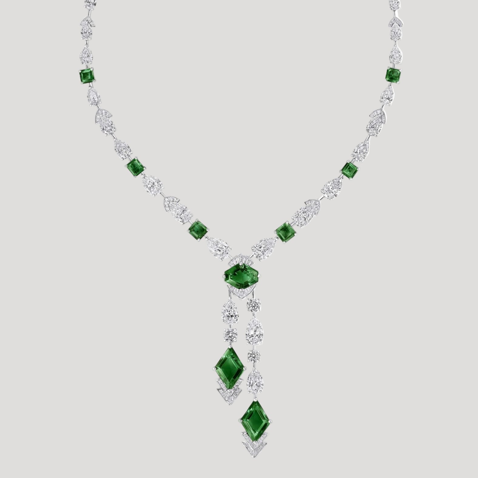 Graff White Gold Necklace set with Colombian emeralds and 37 carats diamonds