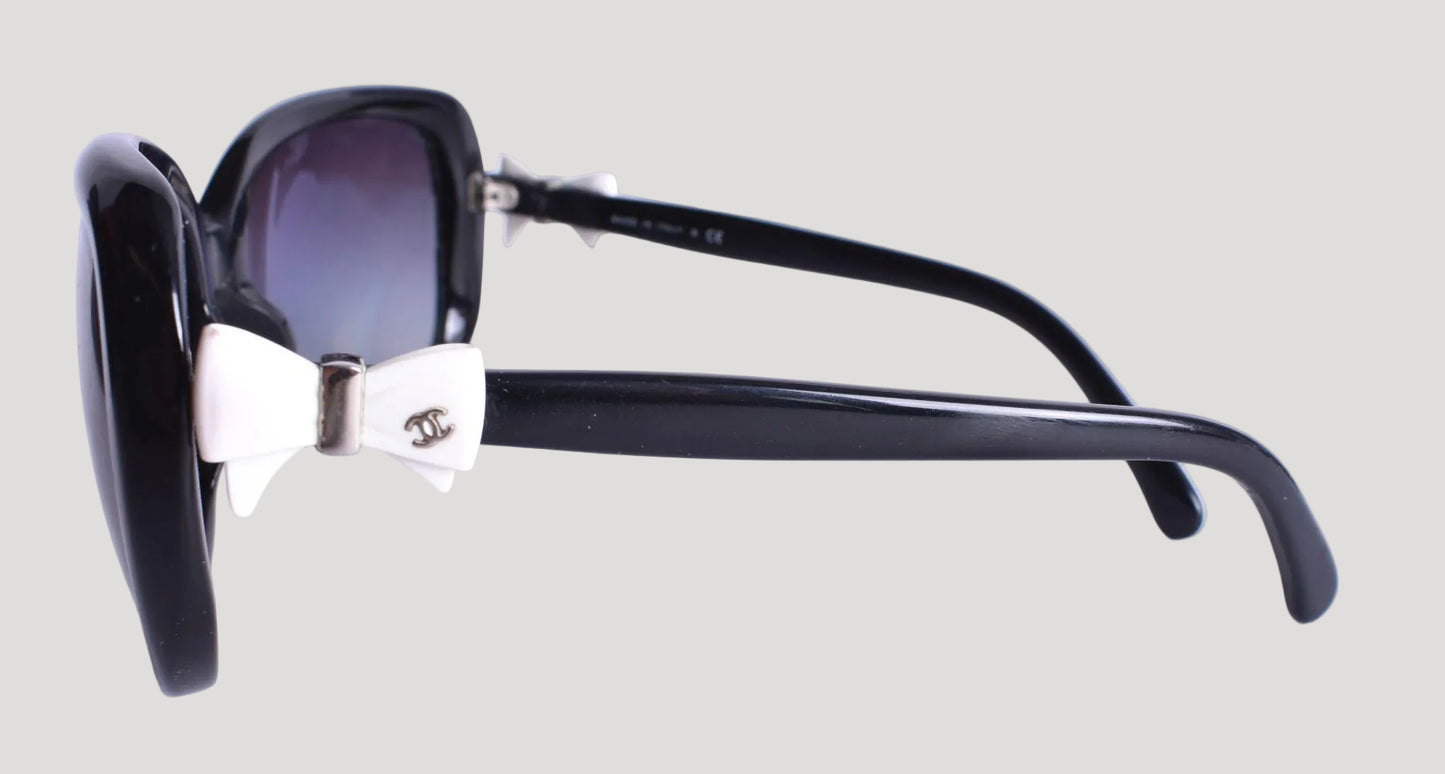 Chanel Butterfly Sunglasses / lunettes de soleil in their Chanel box Rare