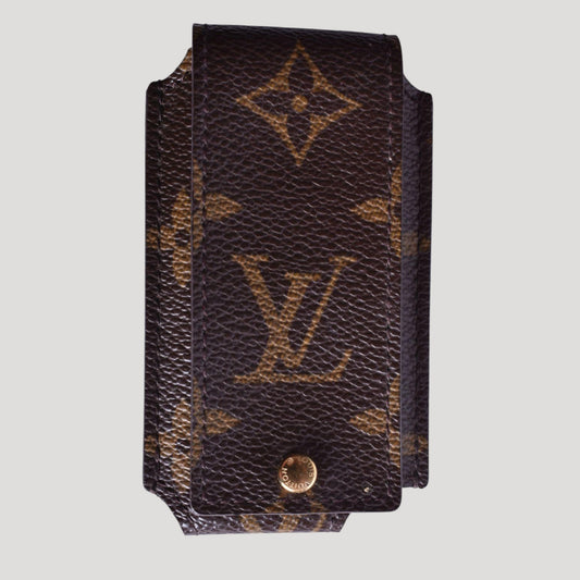 Louis Vuitton New iPod Case / Etui in its Louis Vuitton pouch