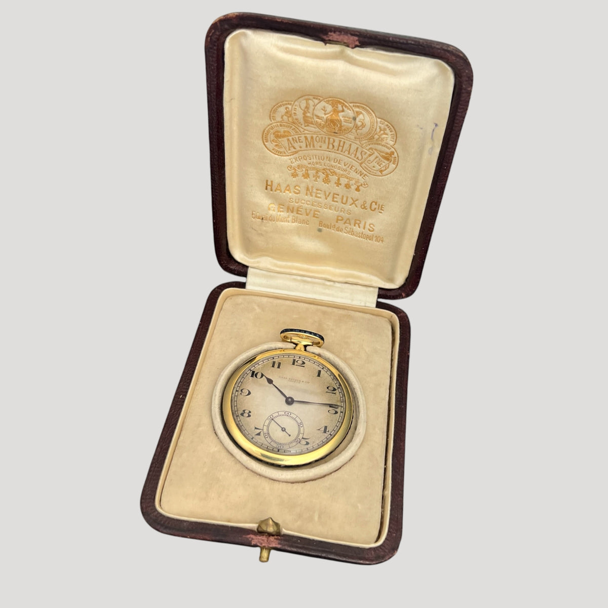 Haas Neveux Genève Art Deco 18k Gold Pocket Watch / Taschenuhr / Montre de poche set with sapphires ca 1920