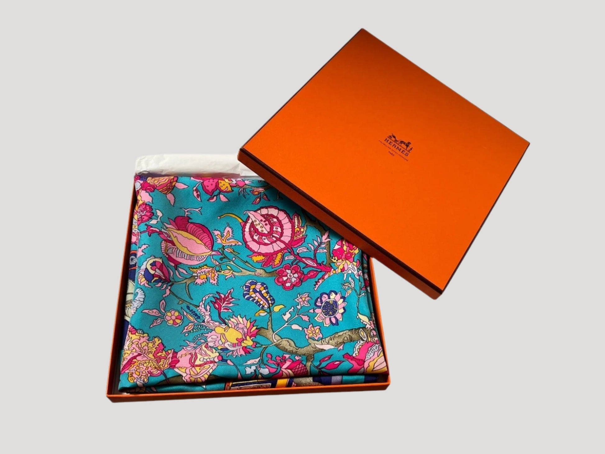 Hermès New 'Fantaisies Indiennes" Silk Scarf/ Schal/ Echarpe in its Hermès box