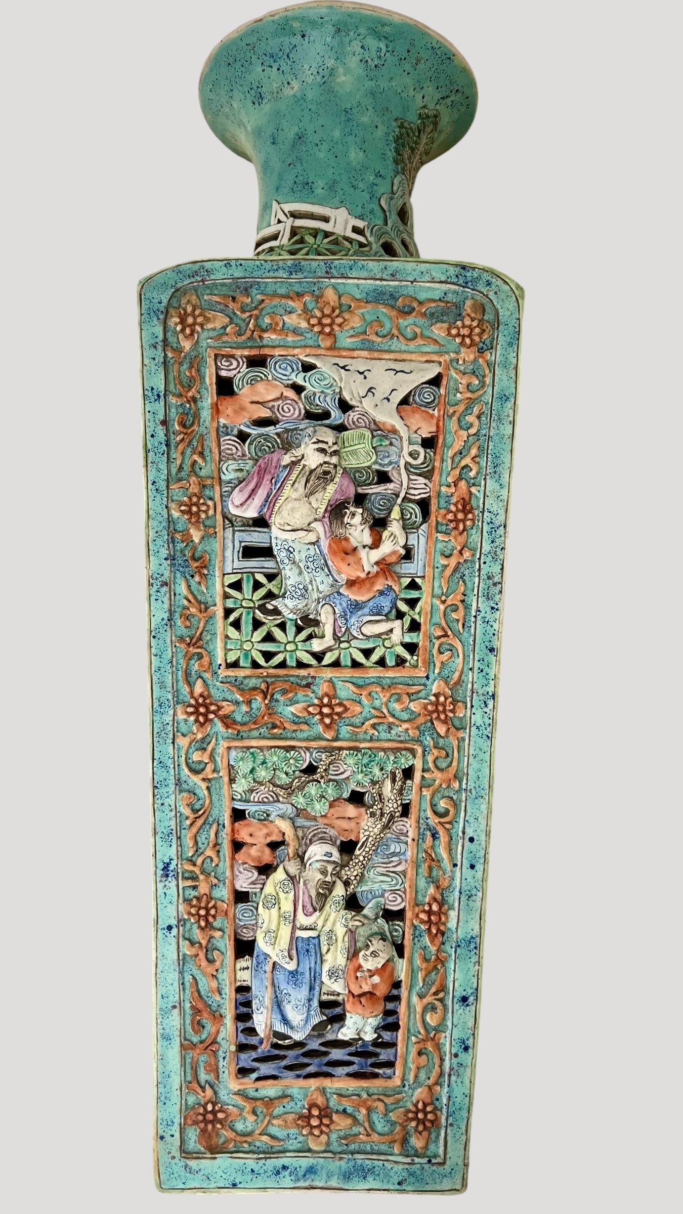Ancient Vase China Qing Dynasty(1644-1912), unique polychrome enamelled porcelain