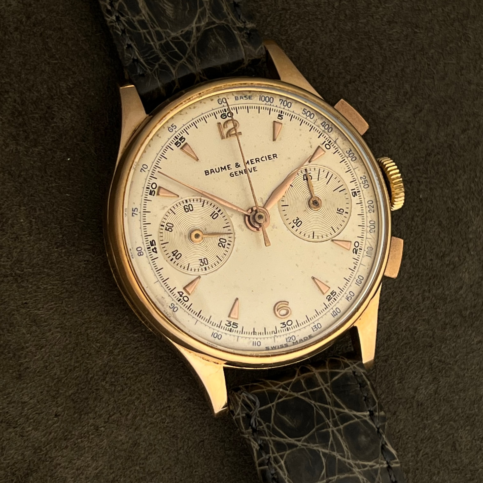 fine vintage Baume &amp; Mercier Genève from mid-20th-century (likely 1940s–1950s), two-register chronograph in 18k Yellow Gold
