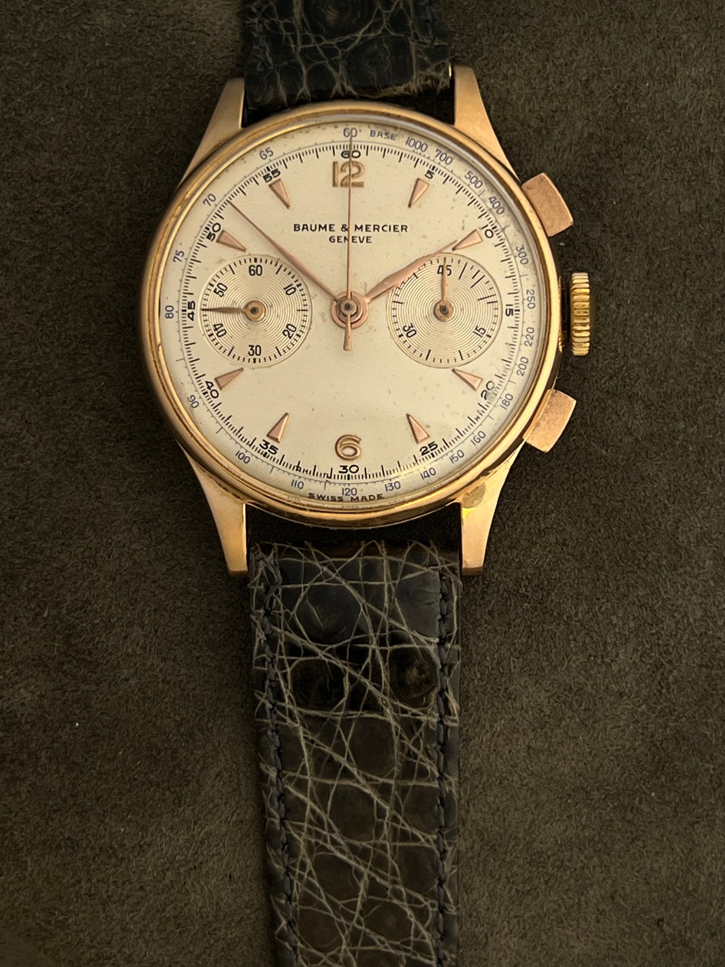 fine vintage Baume &amp; Mercier Genève from mid-20th-century (likely 1940s–1950s), two-register chronograph in 18k Yellow Gold