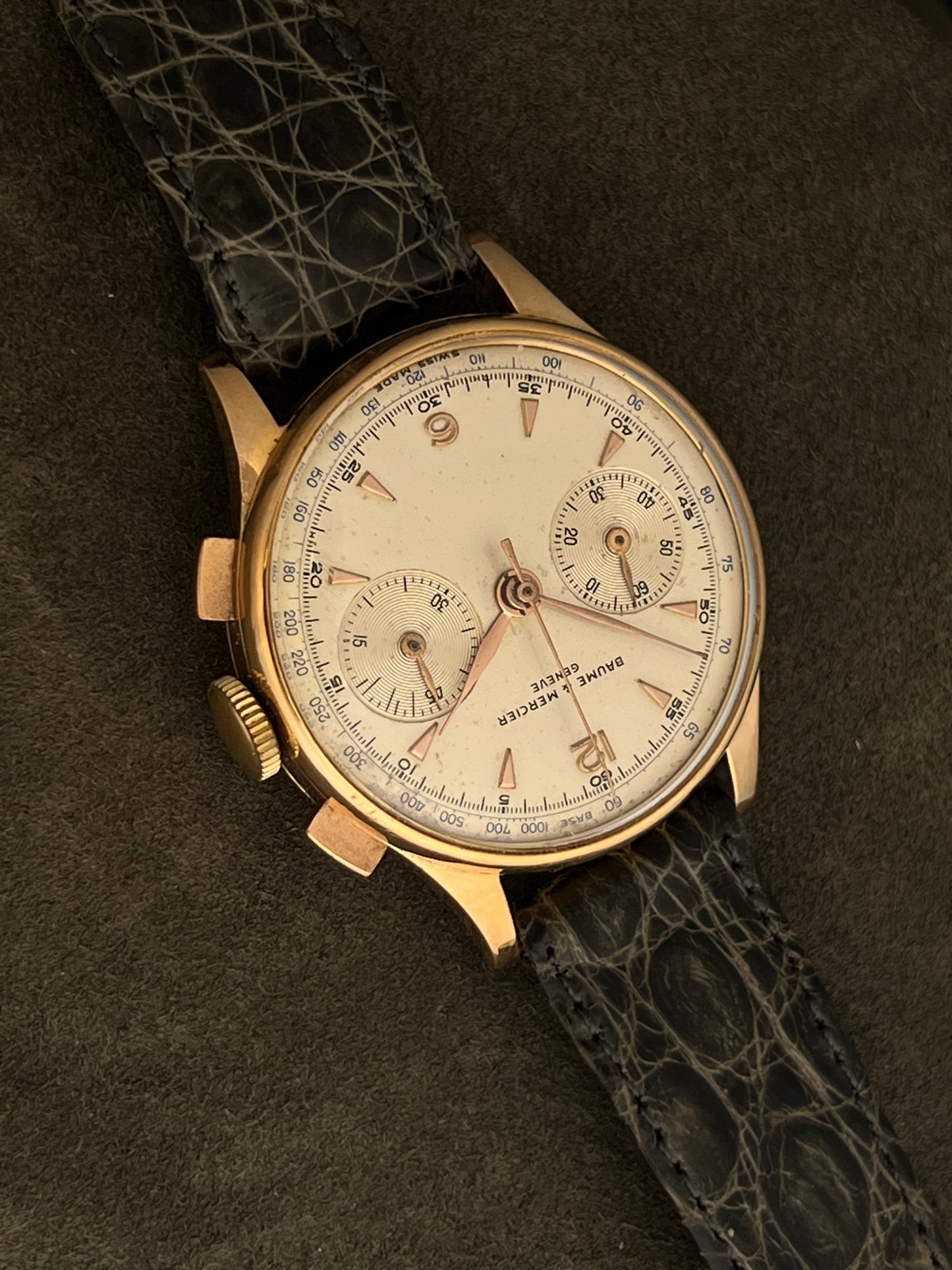 fine vintage Baume &amp; Mercier Genève from mid-20th-century (likely 1940s–1950s), two-register chronograph in 18k Yellow Gold