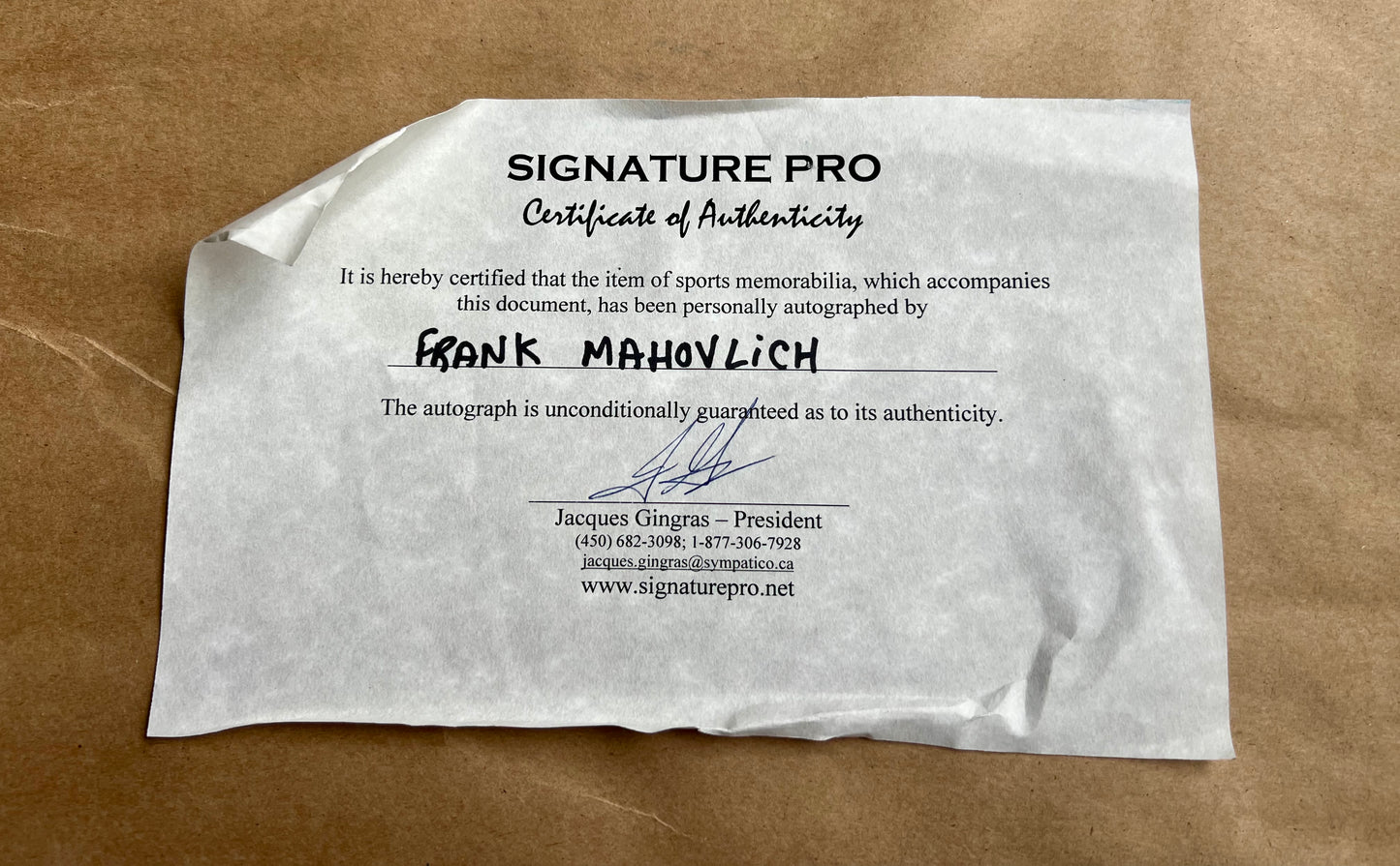 Frank MAHOVLICH. Montreal Canadiens. Hockey Hall of Fame 1981. Autographed photograph ,Certificate of authenticity and hologram