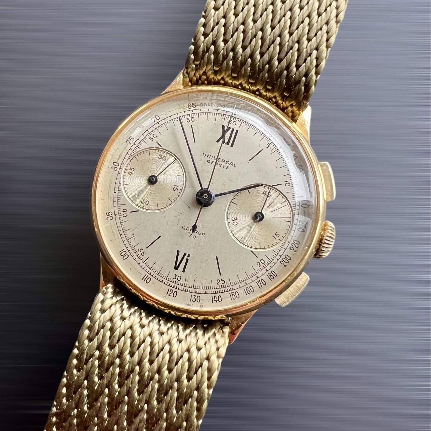 Large Universal Geneve Chrono Vintage 18K Gold Rare