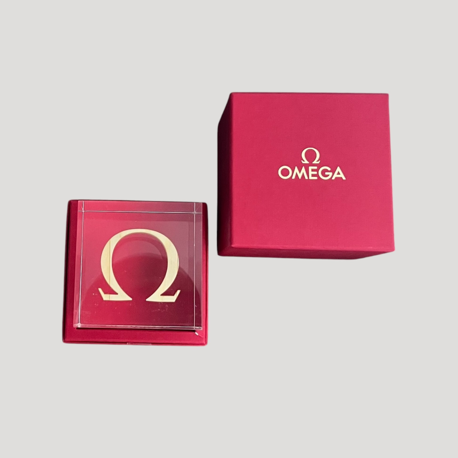 Omega New Paperweight Presse Papier