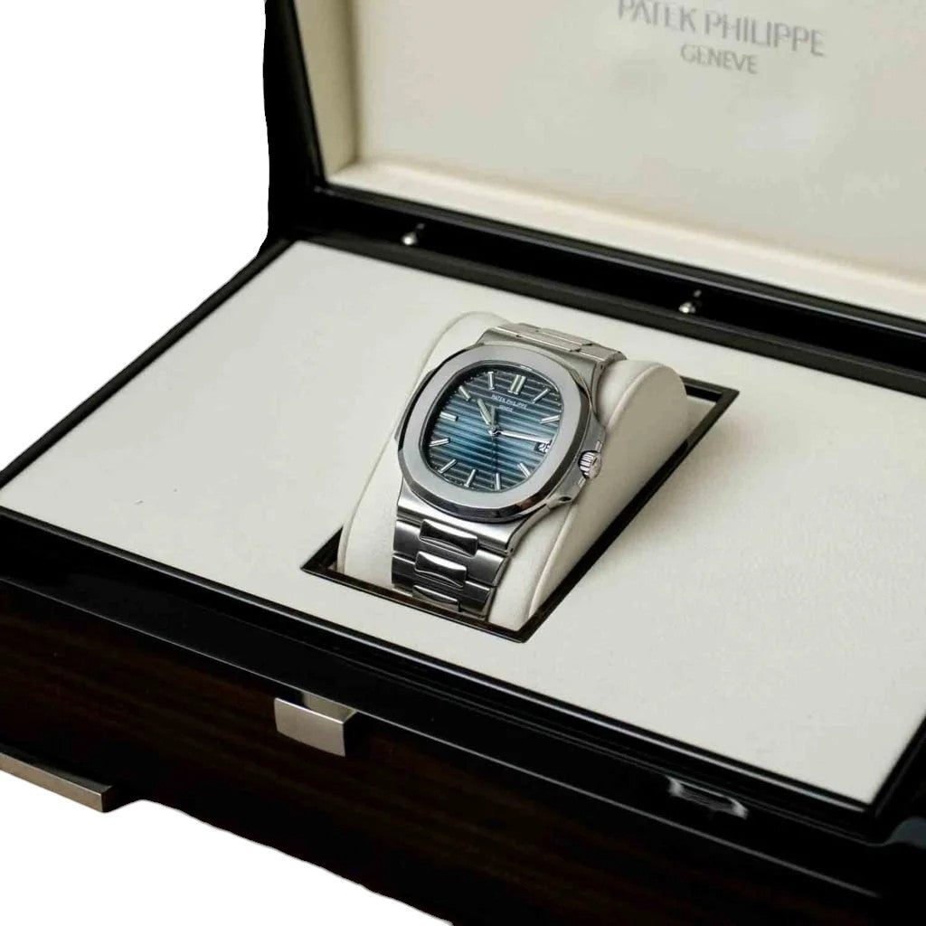 Patek Philippe Nautilus 5711/1A- 010, New Full Set