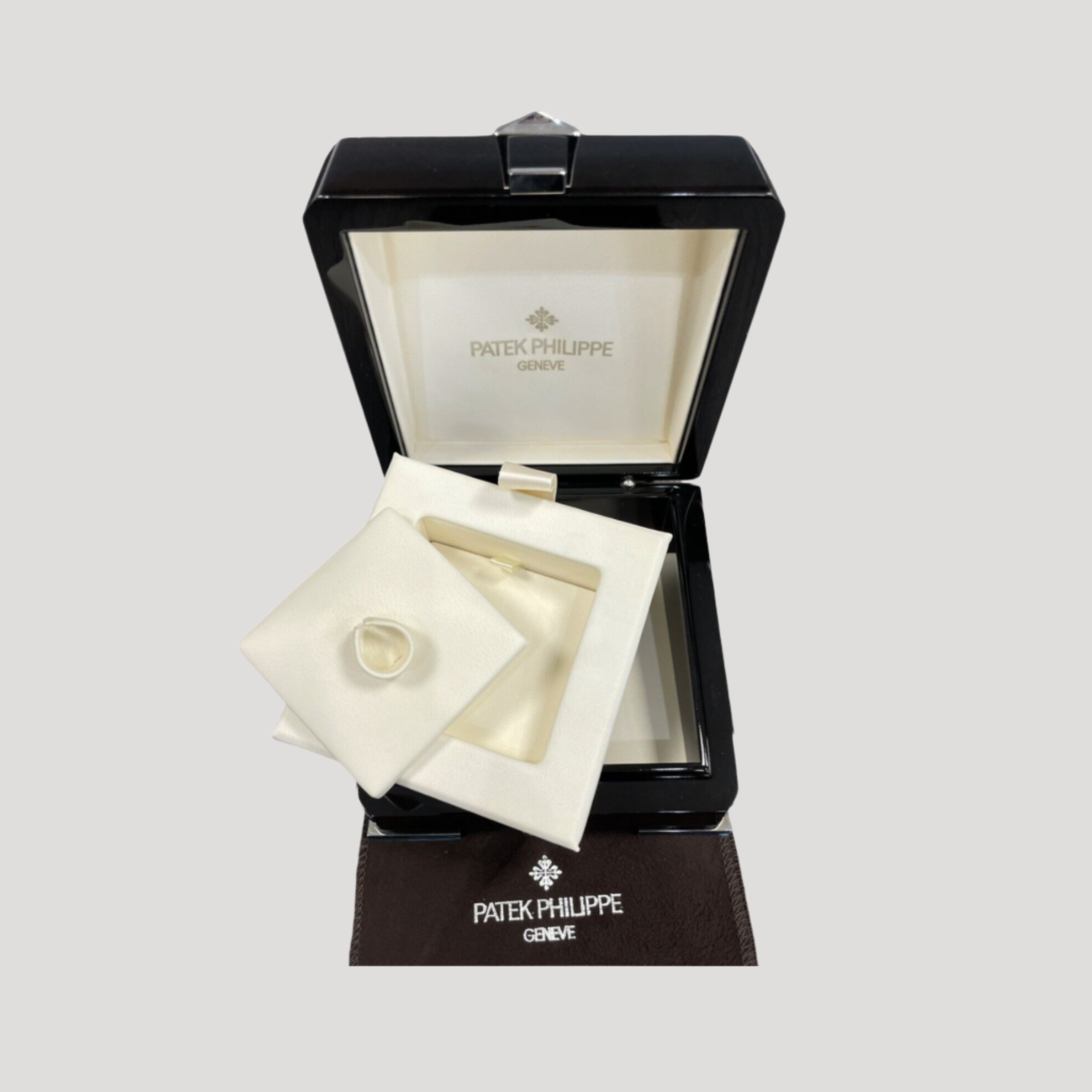 Patek Philippe New Rare Wooden Box ring
