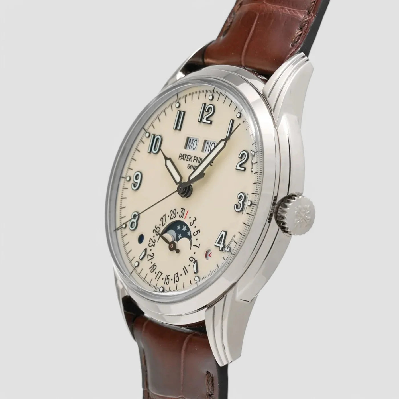 Patek Philippe
Perpetual Calendar Grand Complication 18K White Gold
5320G-001