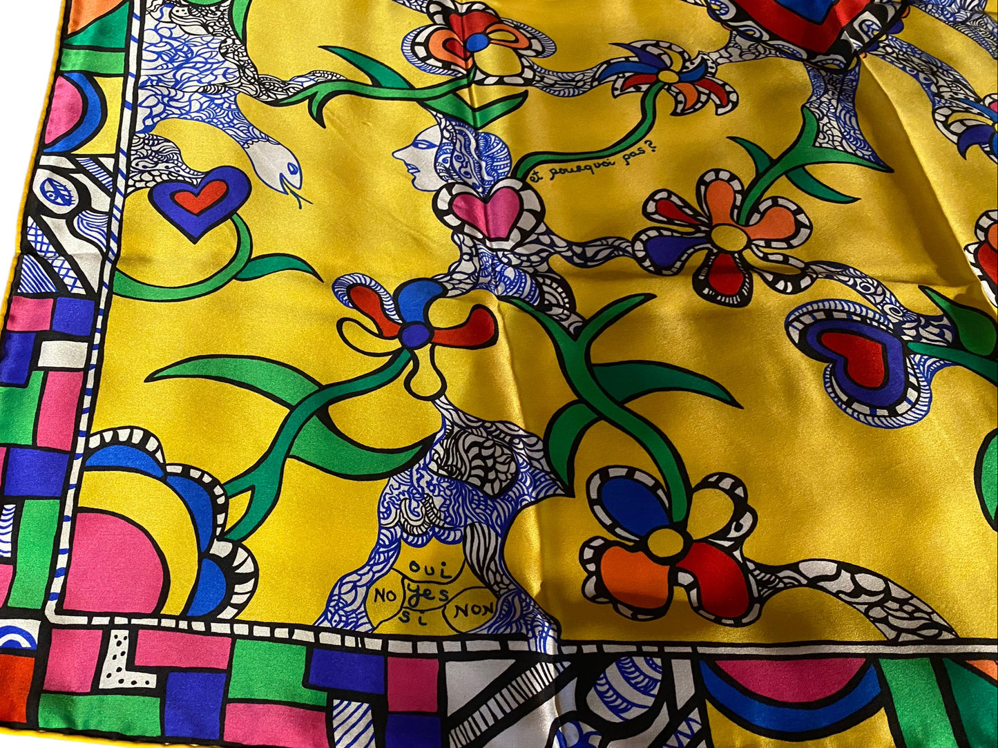 Niki de Saint Phalle large silk Scarf/Schal/ Echarpe in its original box